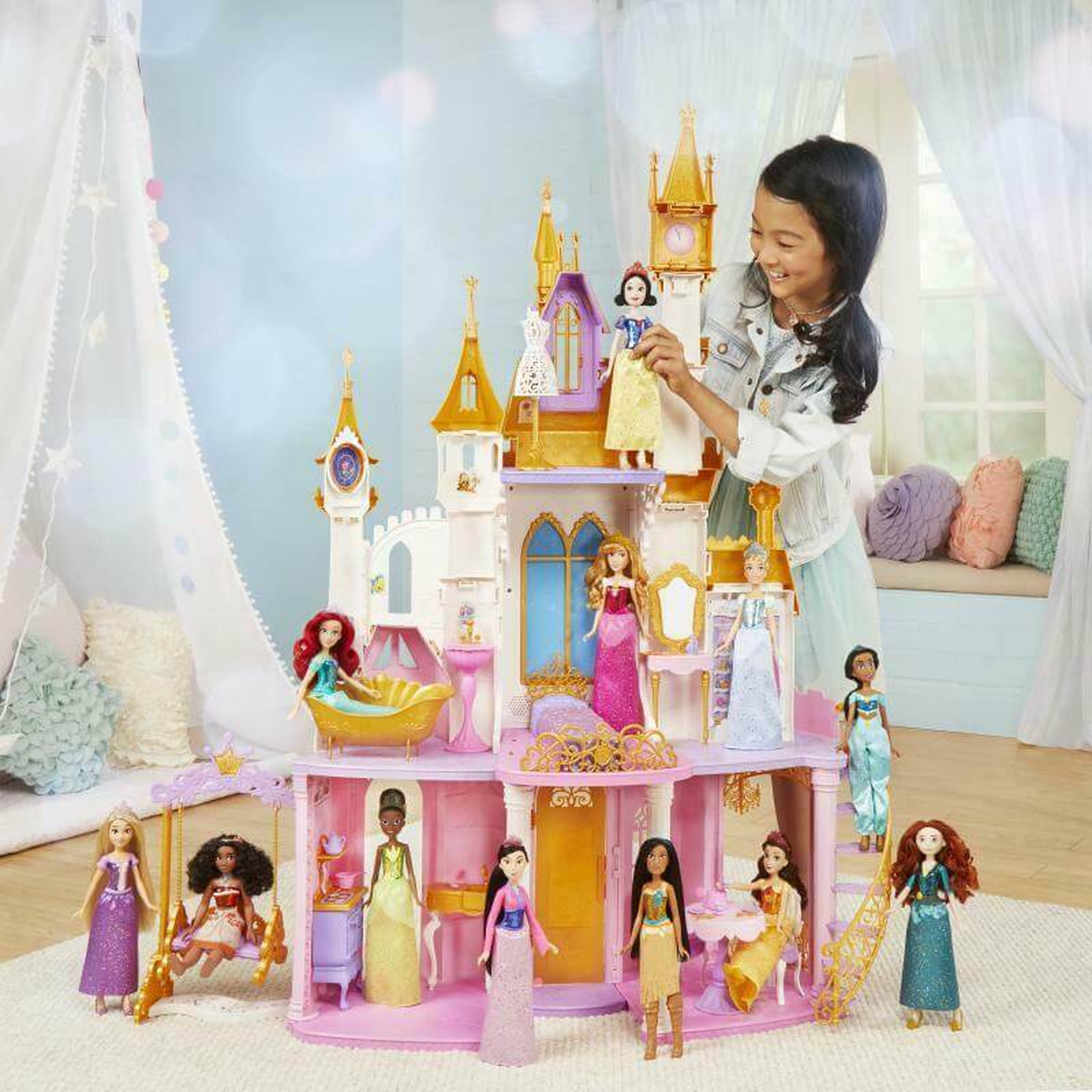 Voir la diapositive 4 : HASBRO disney princess château royale