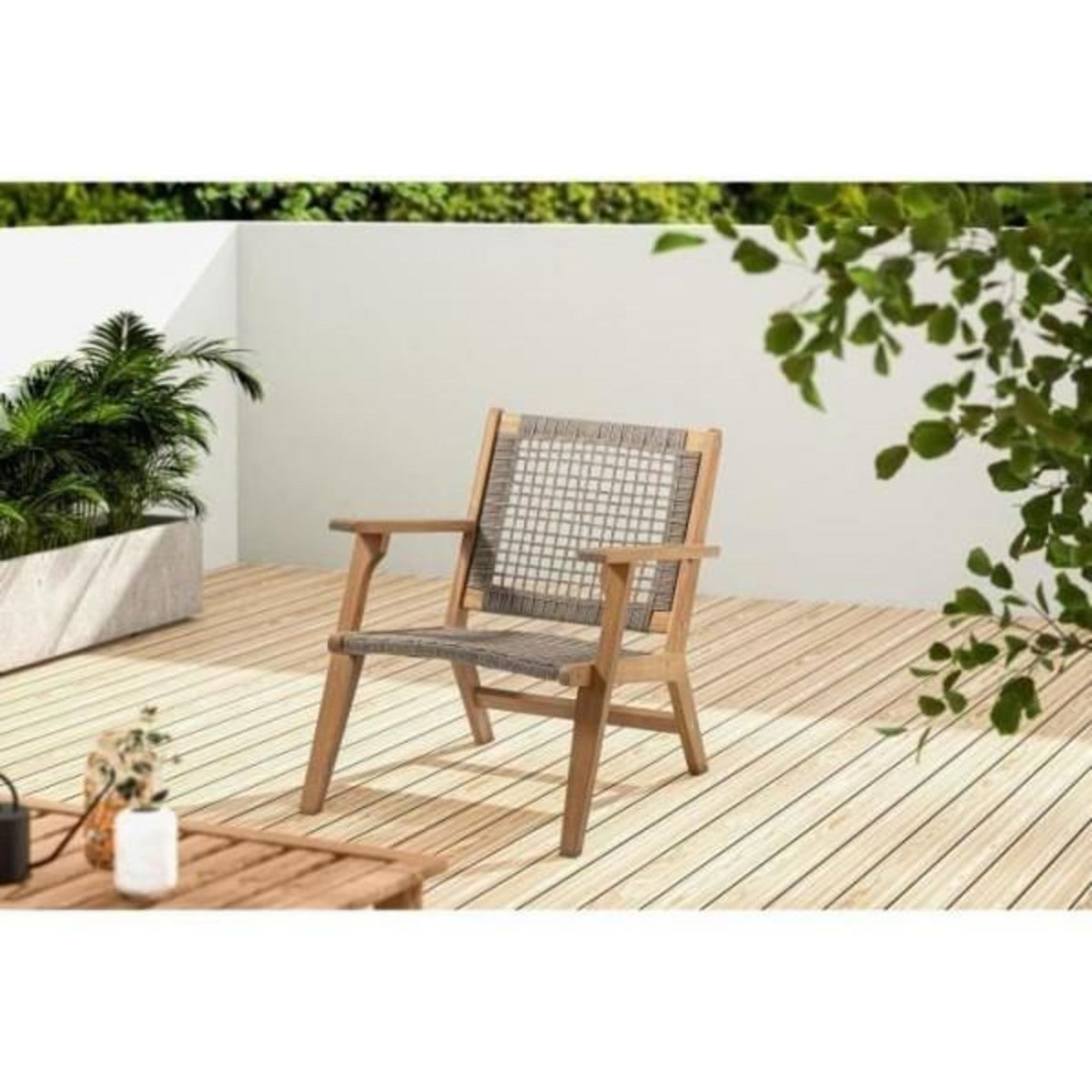 BORA Fauteuil de jardin bas en bois d'Acacia FSC et en résine tressée - BORA - l60xP76xH73 cm