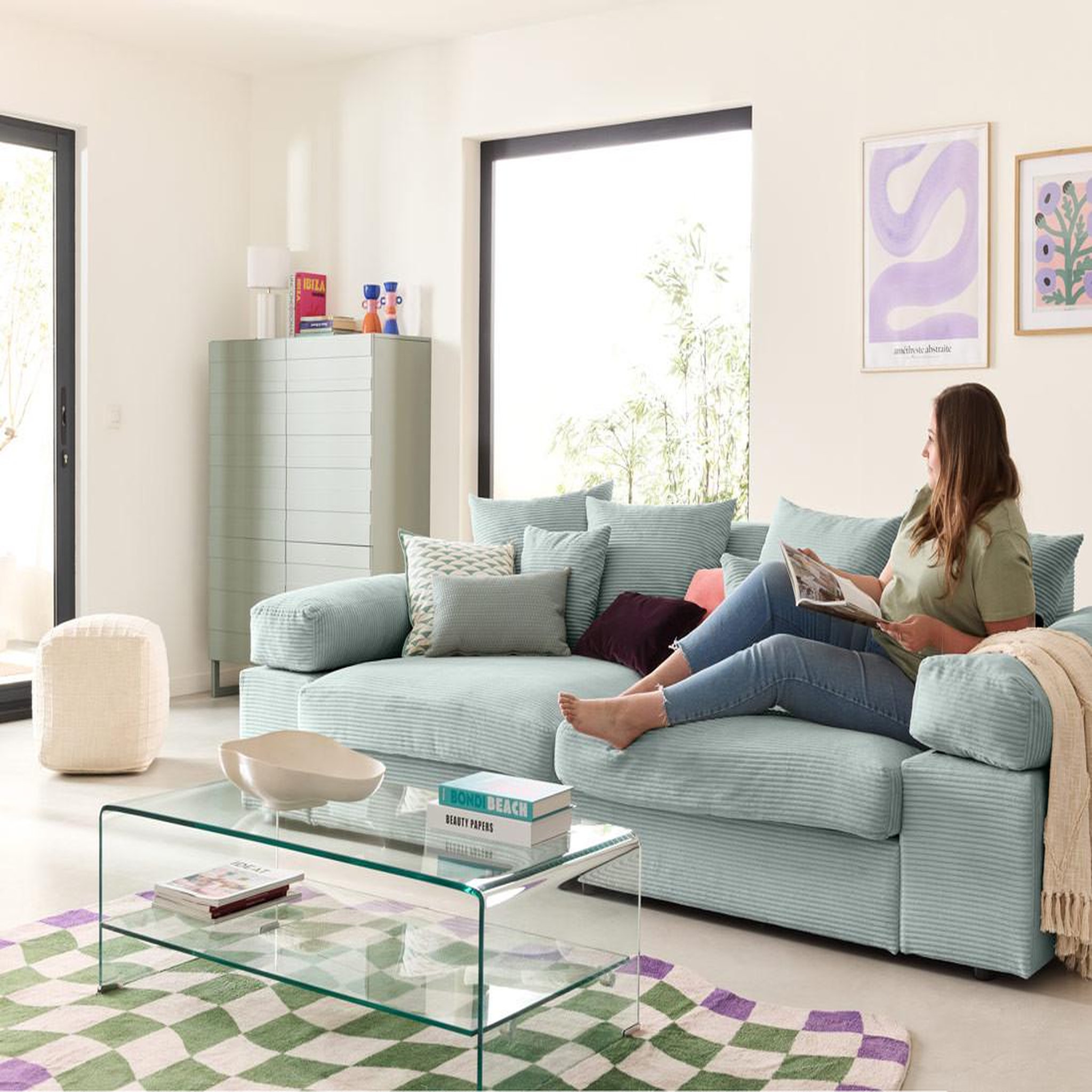 Voir la diapositive 4 : LISA DESIGN Aspen - canapé 4 places - assise profonde - velours côtelé