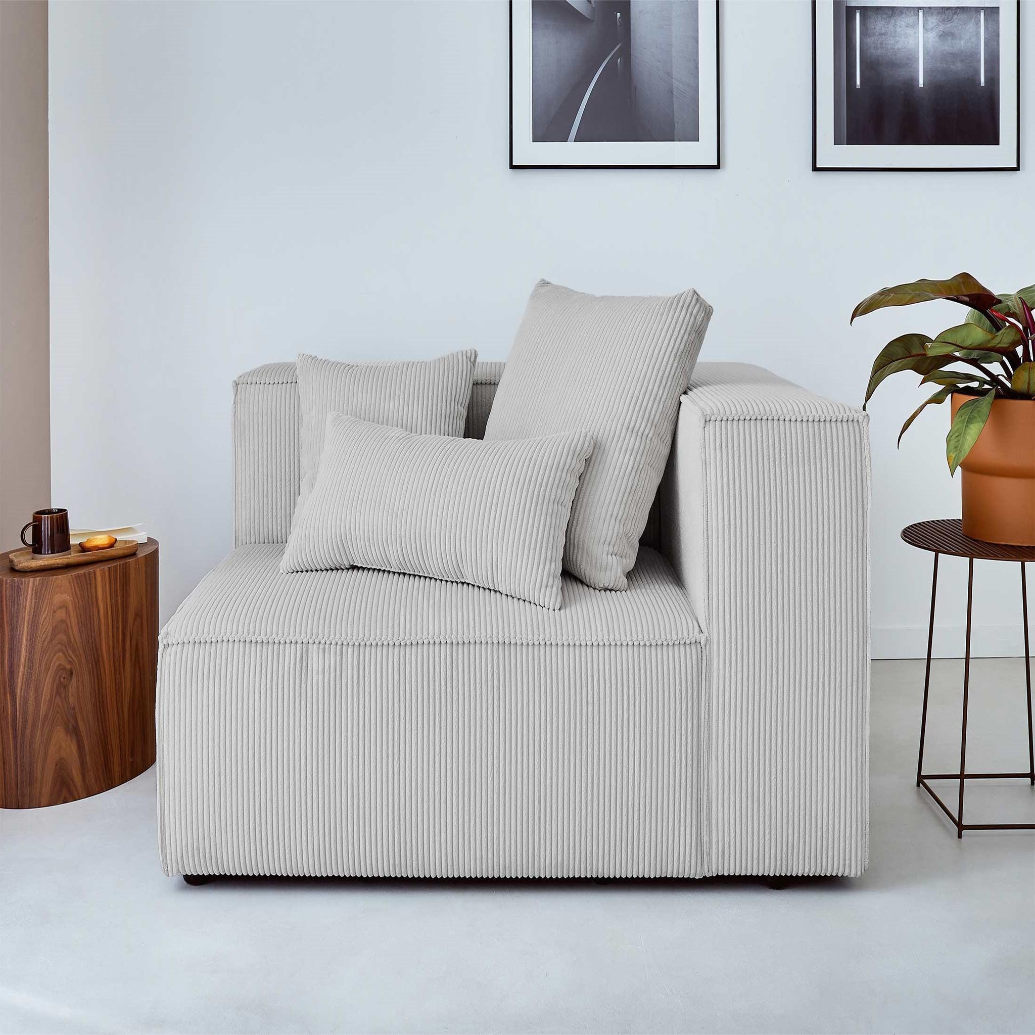 Voir la diapositive 2 : LISA DESIGN Colombine - module d'assise droit - en velours côtelé