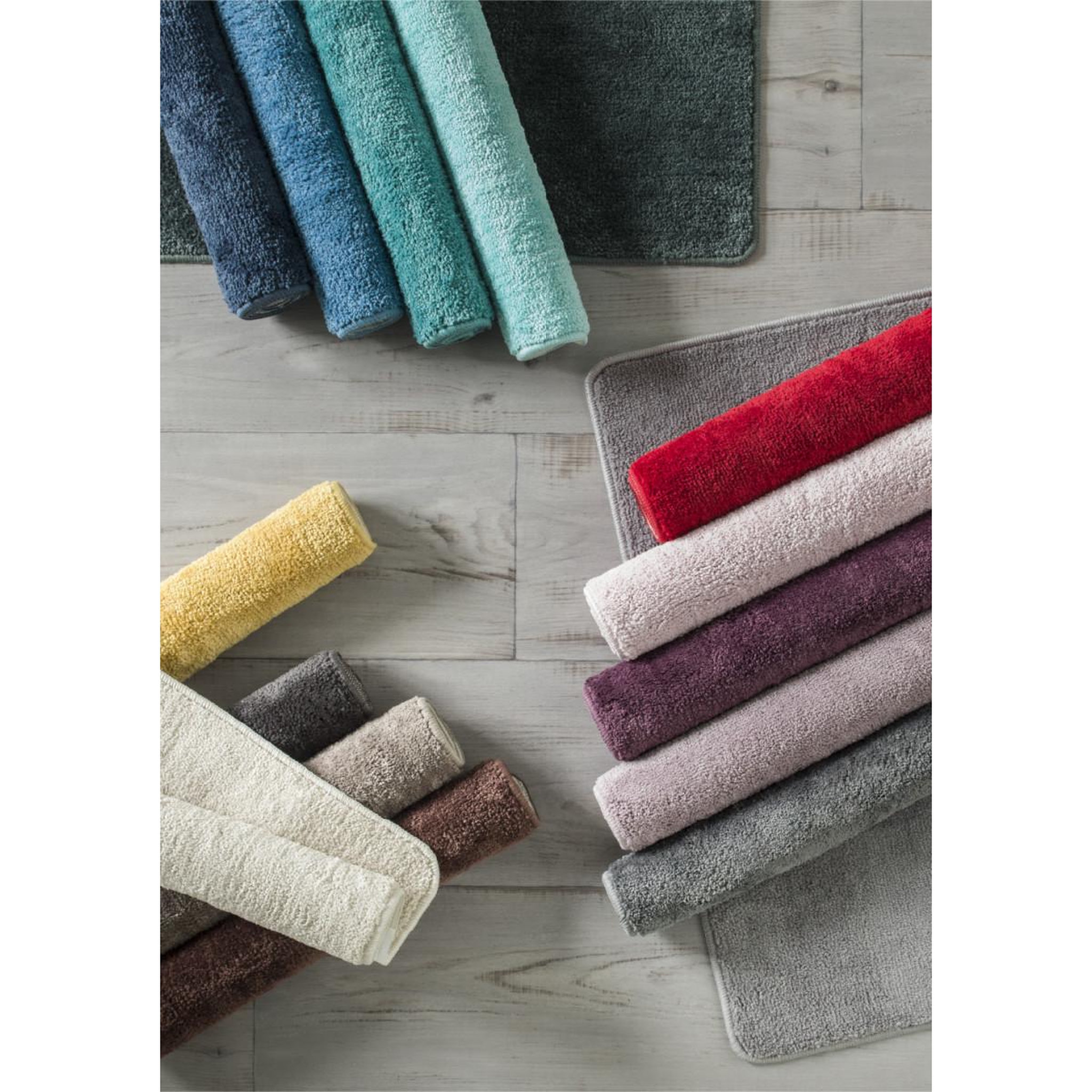 Voir la diapositive 3 : GUY LEVASSEUR Tapis de bain uni 50x80 en polyester 50x80cm