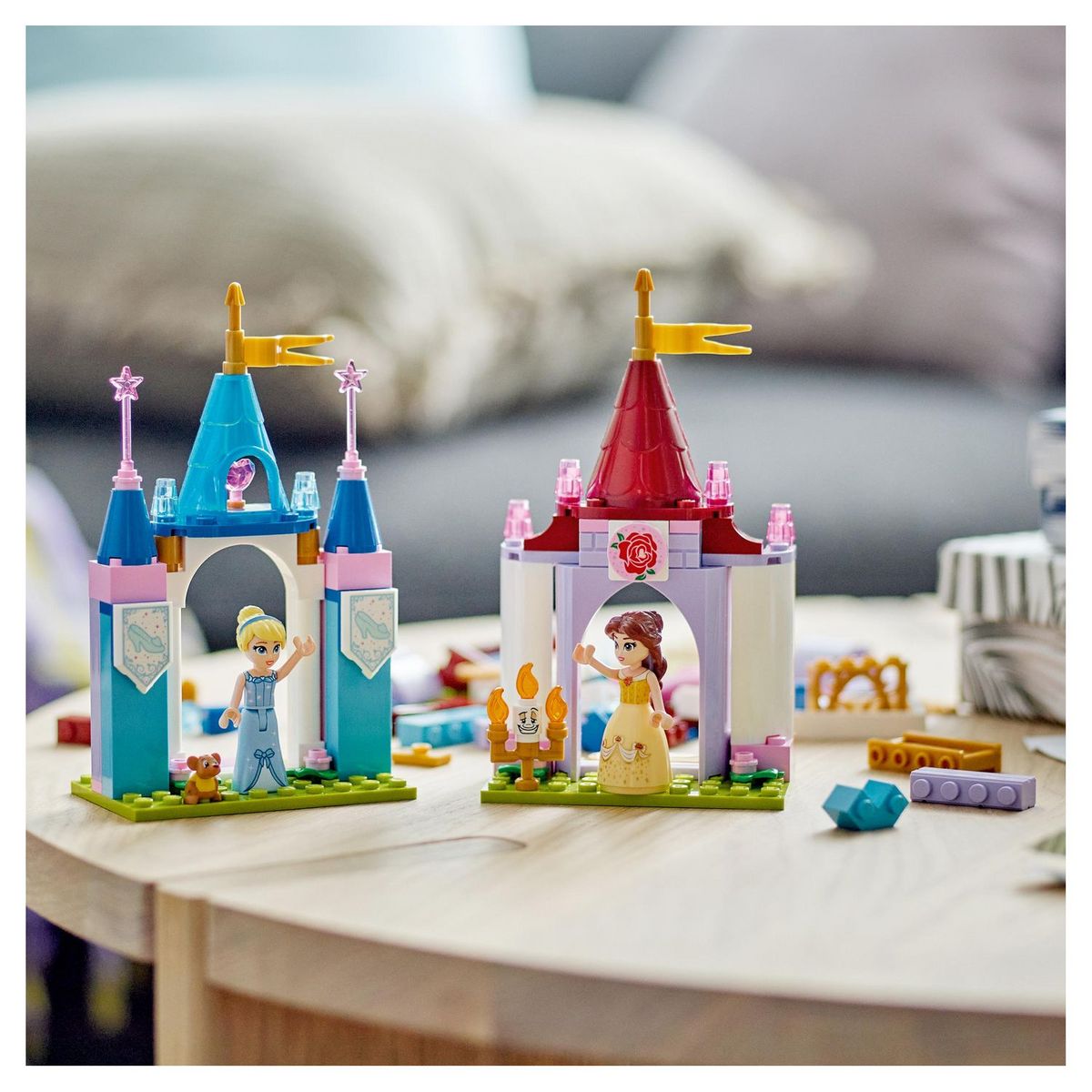 LEGO Disney Princess 43219 - Châteaux créatifs Disney Princess, Jouet Château avec Mini-Poupées Belle et Cendrillon et Boîte de Rangement en Briques