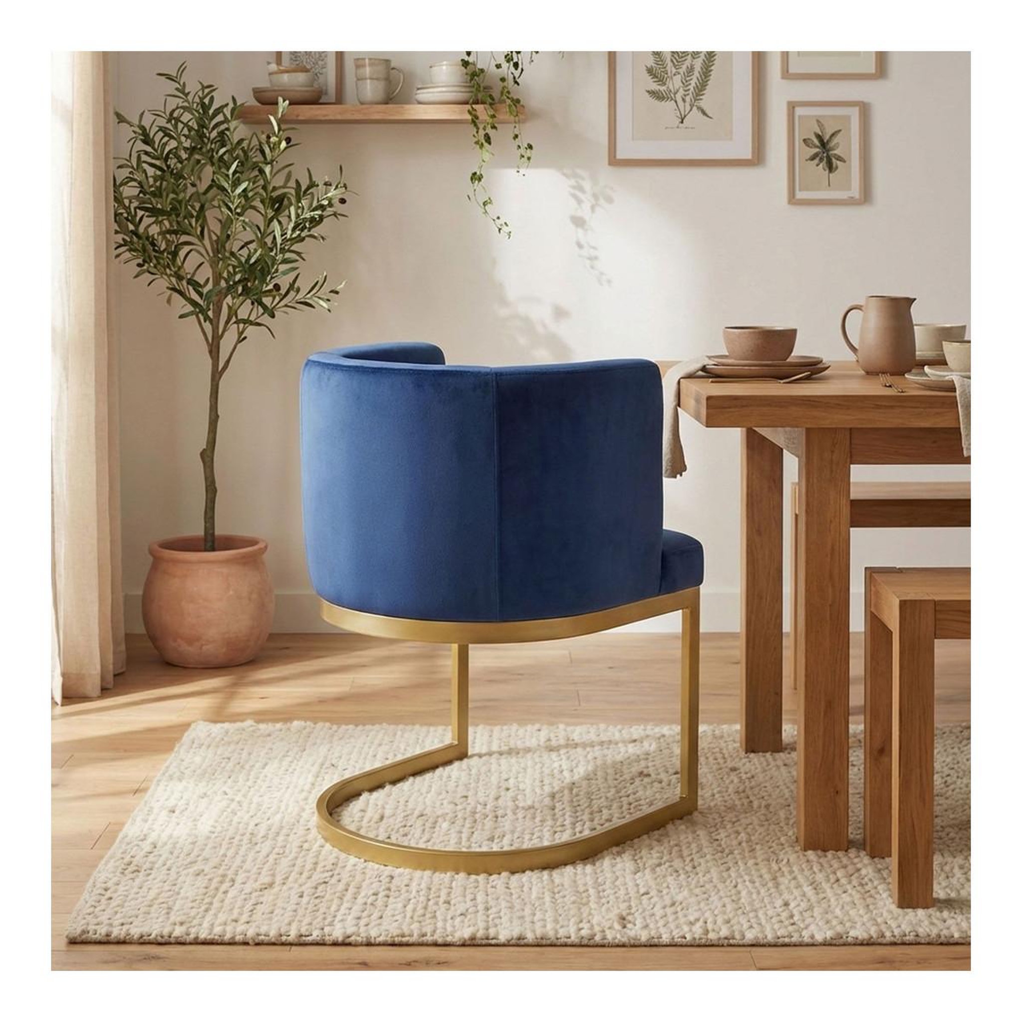 Voir la diapositive 5 : Paris Prix Chaise design en velours  noemy  75cm bleu & or