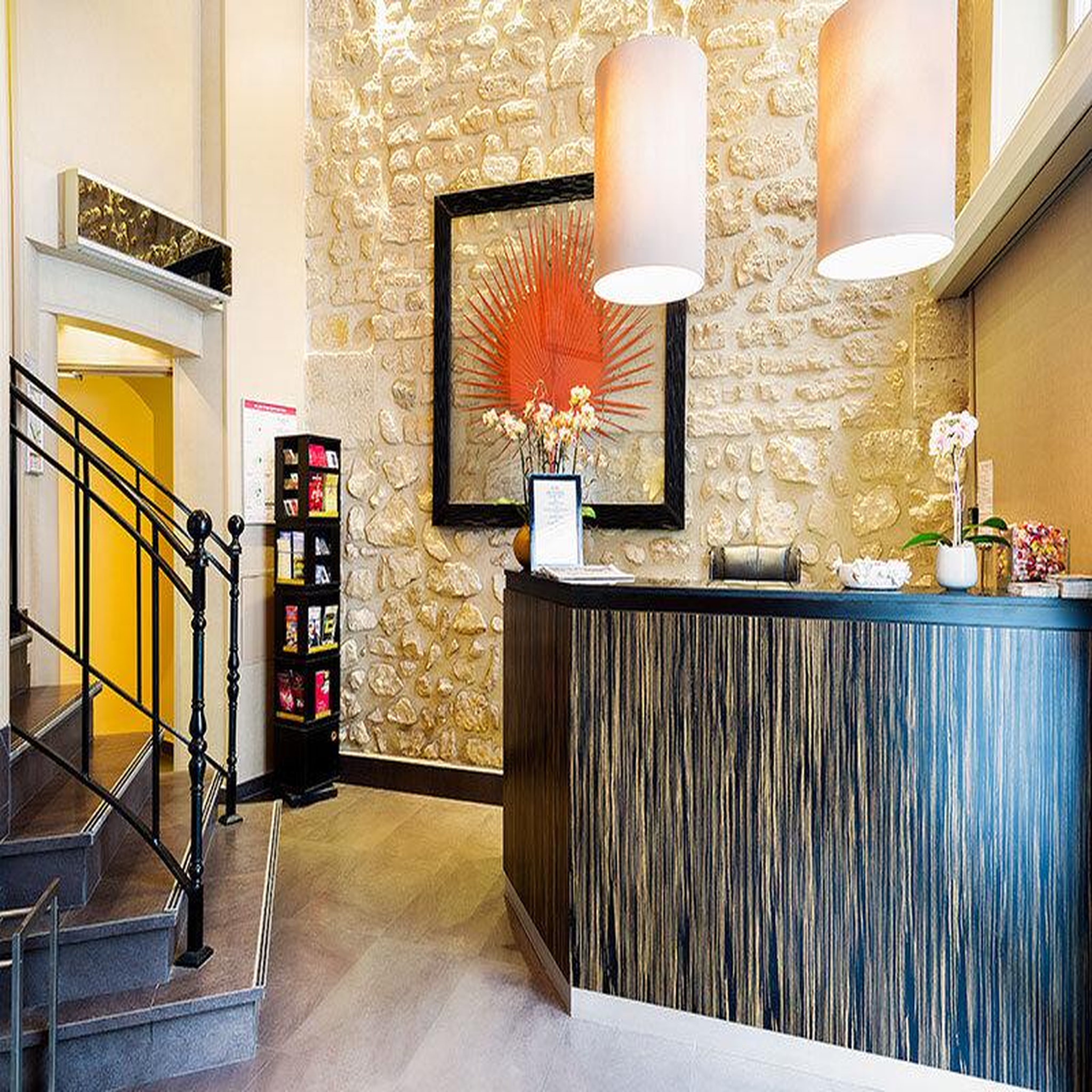 Voir la diapositive 3 : Smartbox Séjour de 2 jours dans un hôtel près des champs-élysées à paris - coffret cadeau séjour