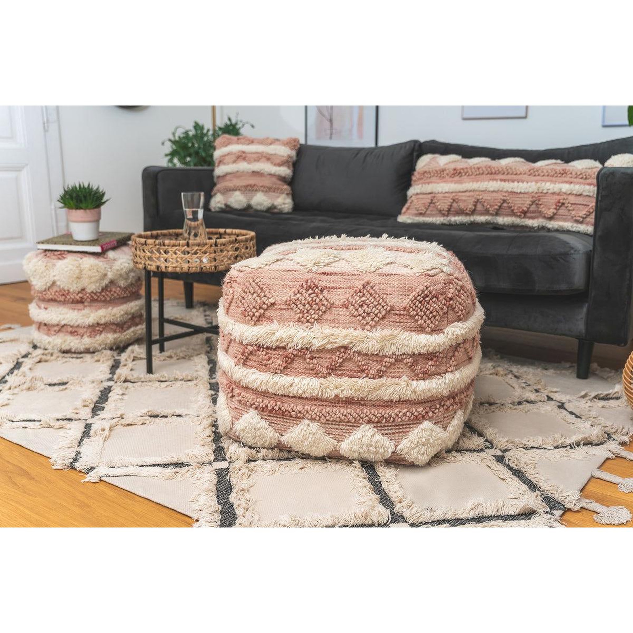 Voir la diapositive 4 : Paris Prix Pouf bohème fait à la main  bohist  50cm rose & crème
