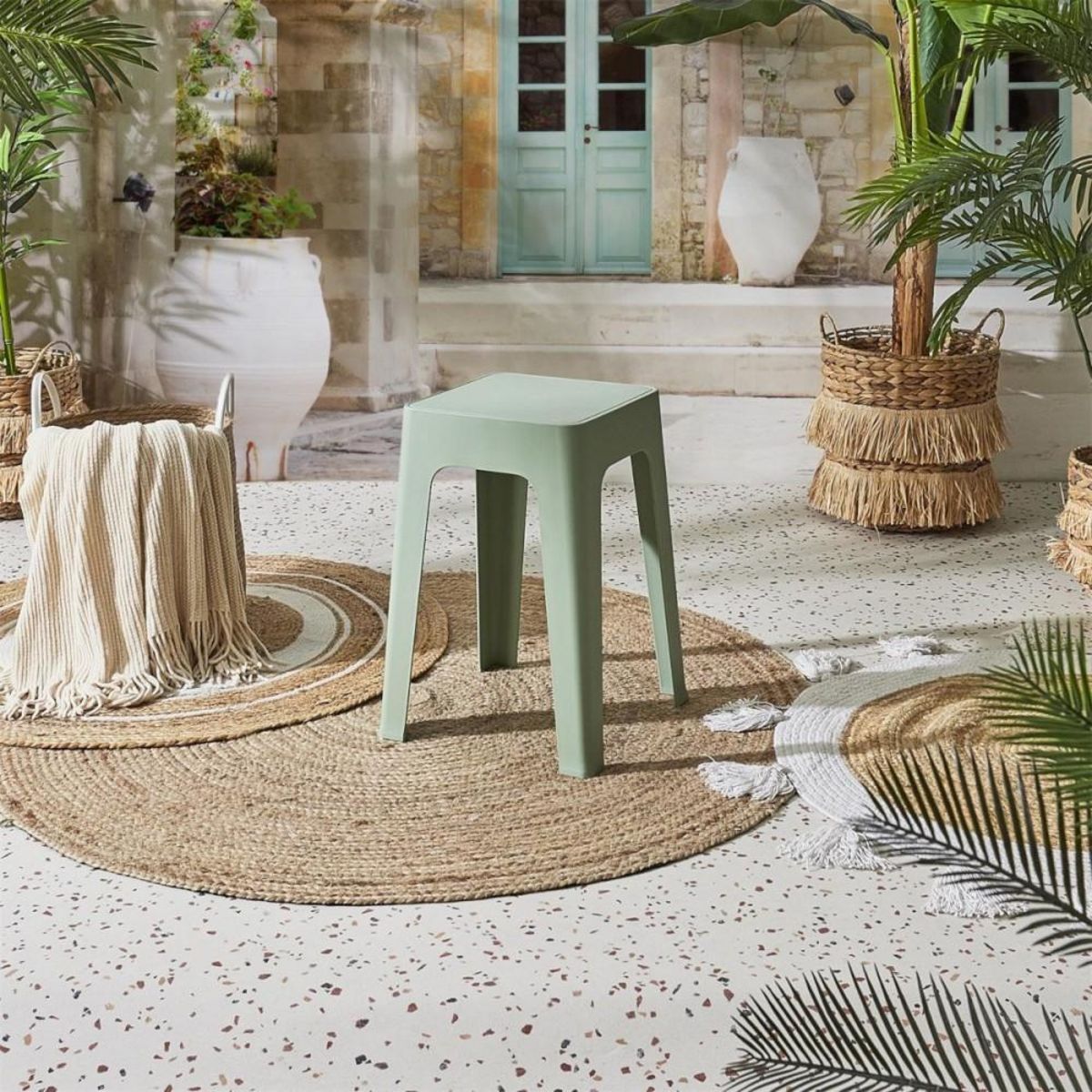 The Home Deco Factory Tabouret empilable coloris vert