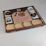 MINI-MUGS CAKES. COFFRET AVEC 20 RECETTES A PREPARER EN QUELQUES MINUTES + 4 MINI-MUGS COLLECTOR, Hachette