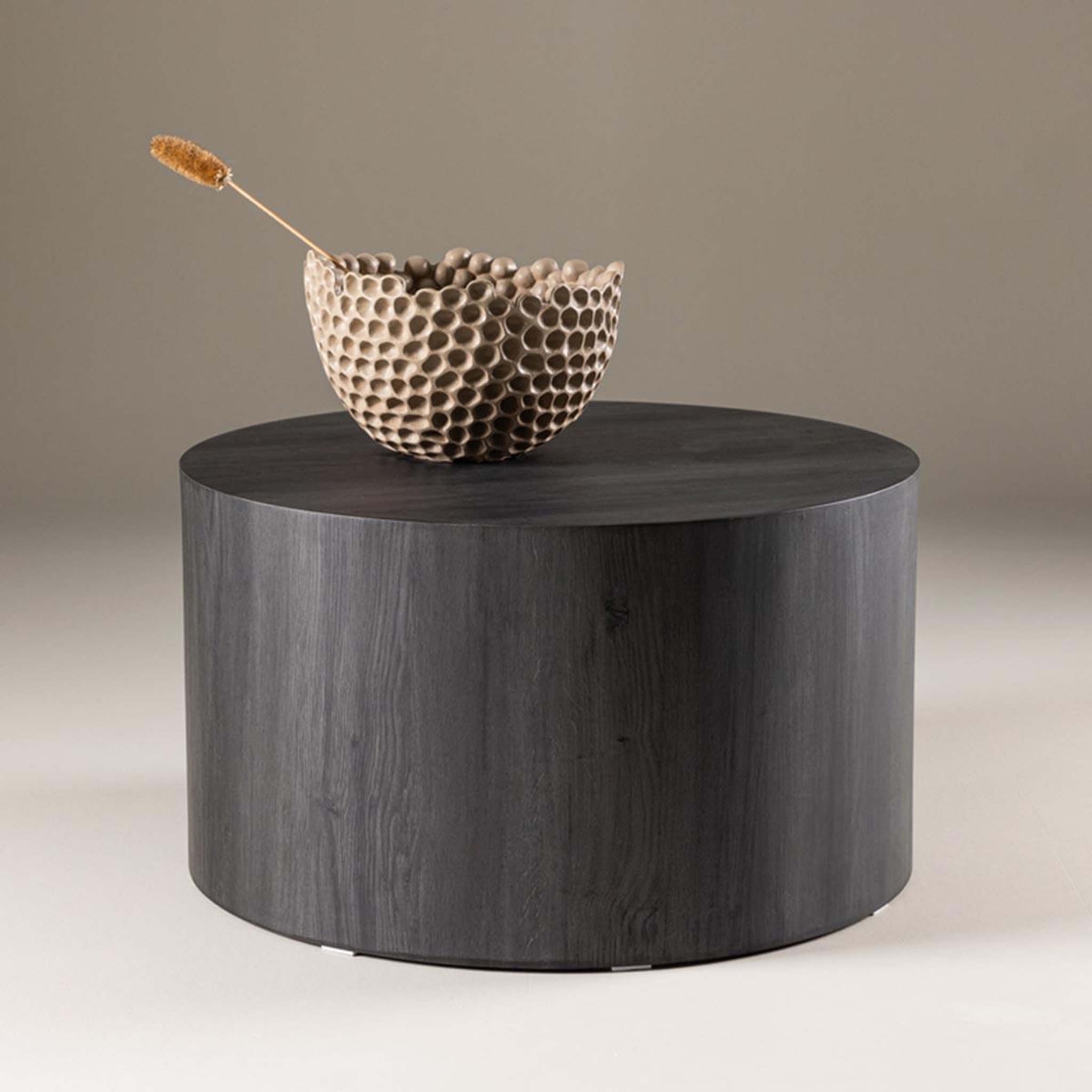 Voir la diapositive 2 : Paris Prix Table basse ronde  york  80cm noir
