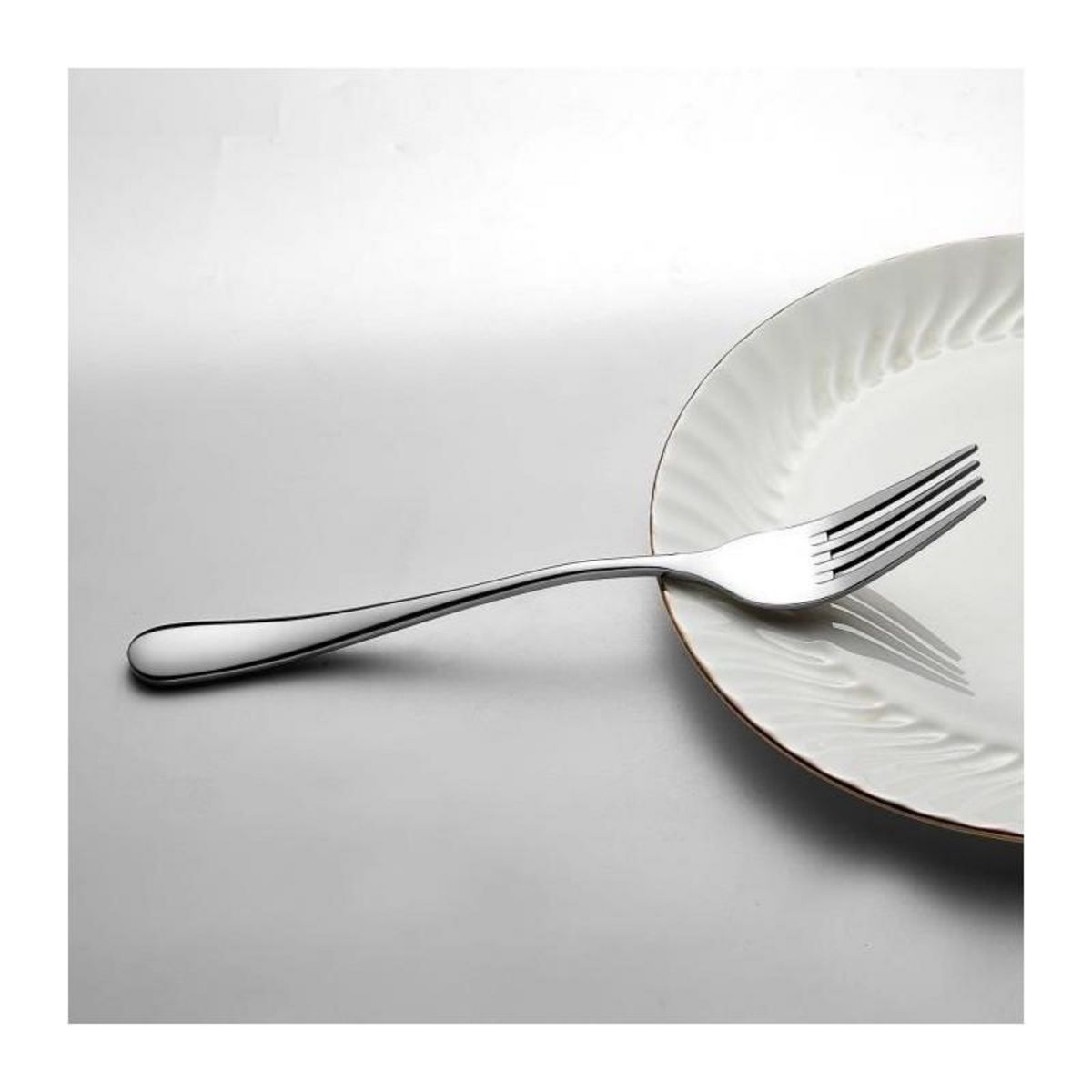 Arthur Martin Ménageres - ARTHUR MARTIN - AM2202 - 24 pieces - Acier inoxydable - Finition miroir poli avec manche mat