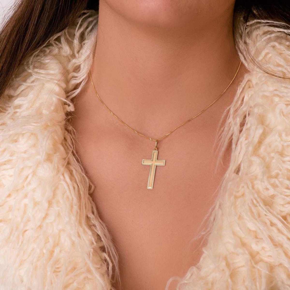 L'ATELIER D'AZUR Pendentif  - Médaille Croix Or 18 Carats 750 Jaune - Chaine Offerte