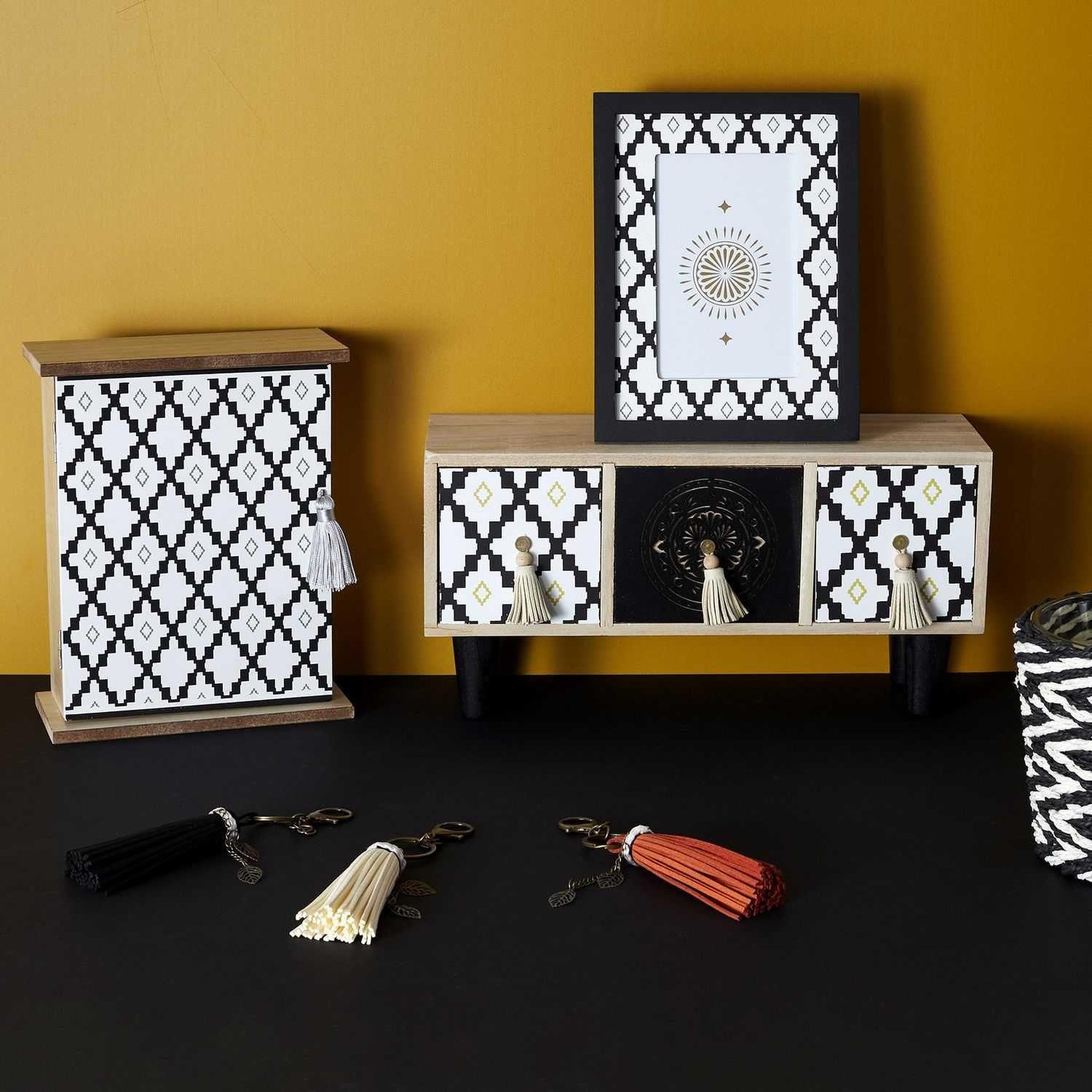 Voir la diapositive 2 : The Home Deco Factory Cadre photo ethnique mirage