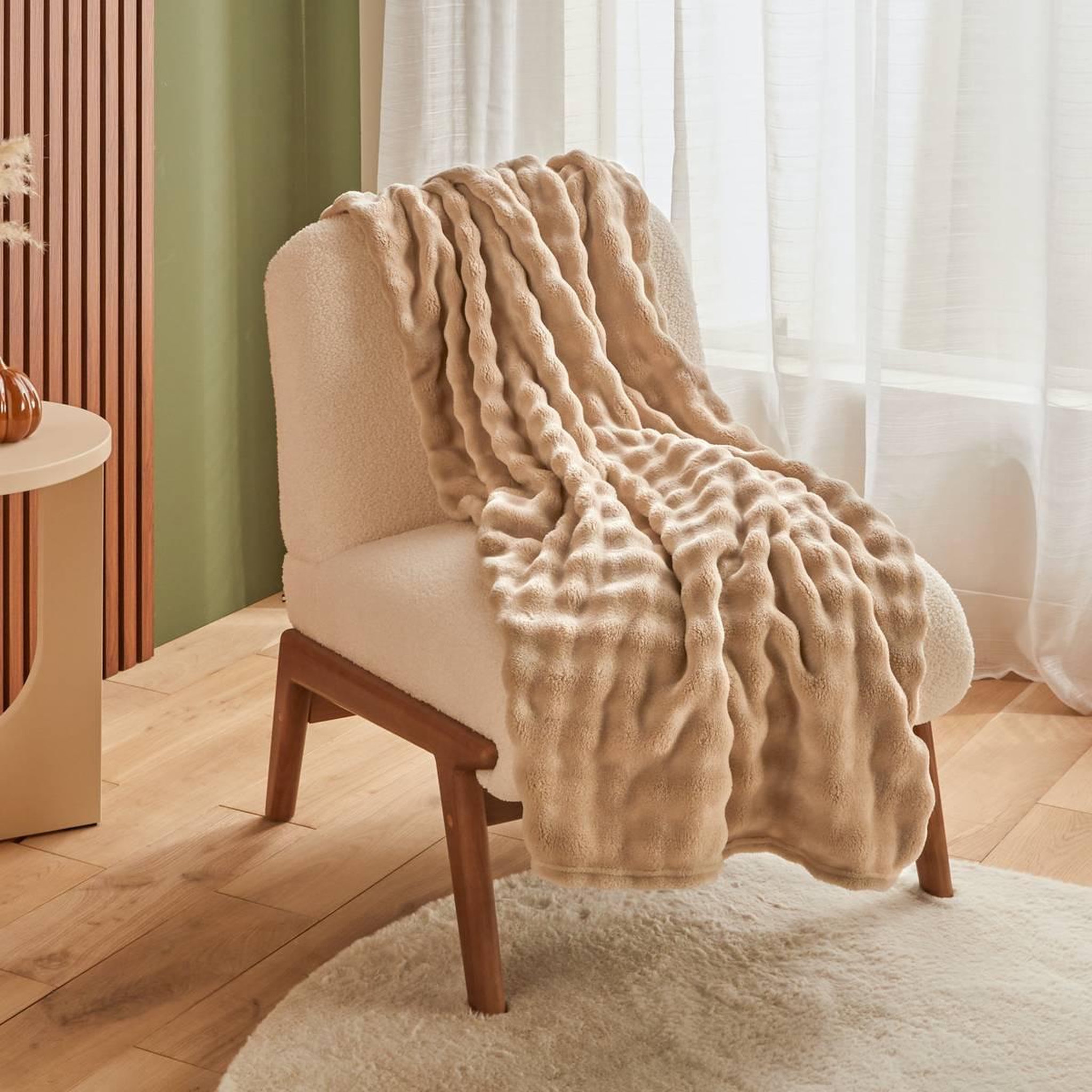 Voir la diapositive 4 : ATMOSPHERA Plaid ondulé uni  zephy  125x150cm beige lin