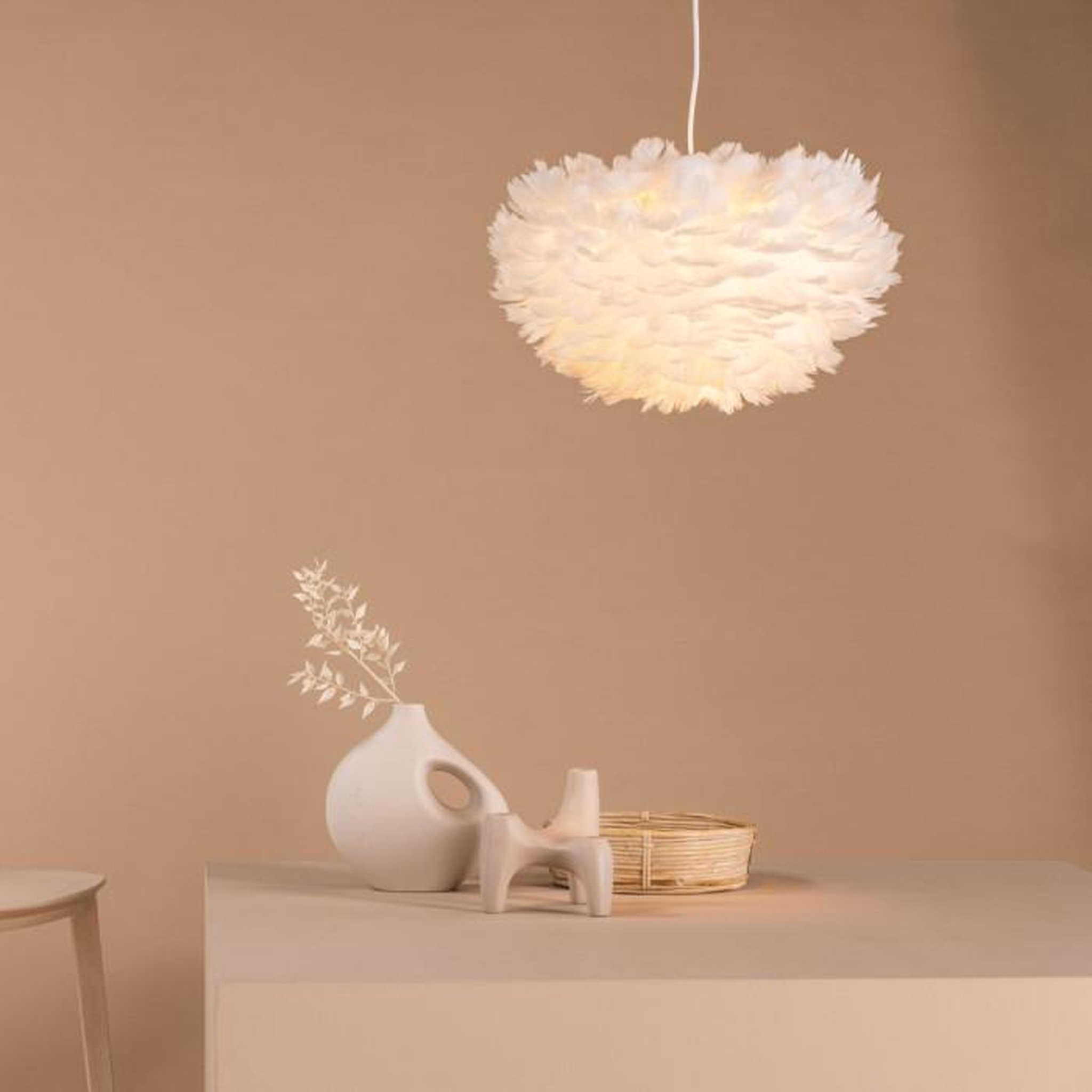 Voir la diapositive 4 : Paris Prix Lampe Suspension en plume  Nicola  45cm Blanc