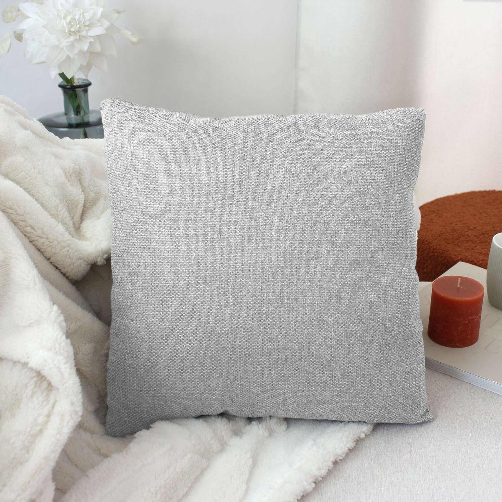Voir la diapositive 3 : ENJOY HOME Coussin déco en velours  lagarta  40x40cm gris clair