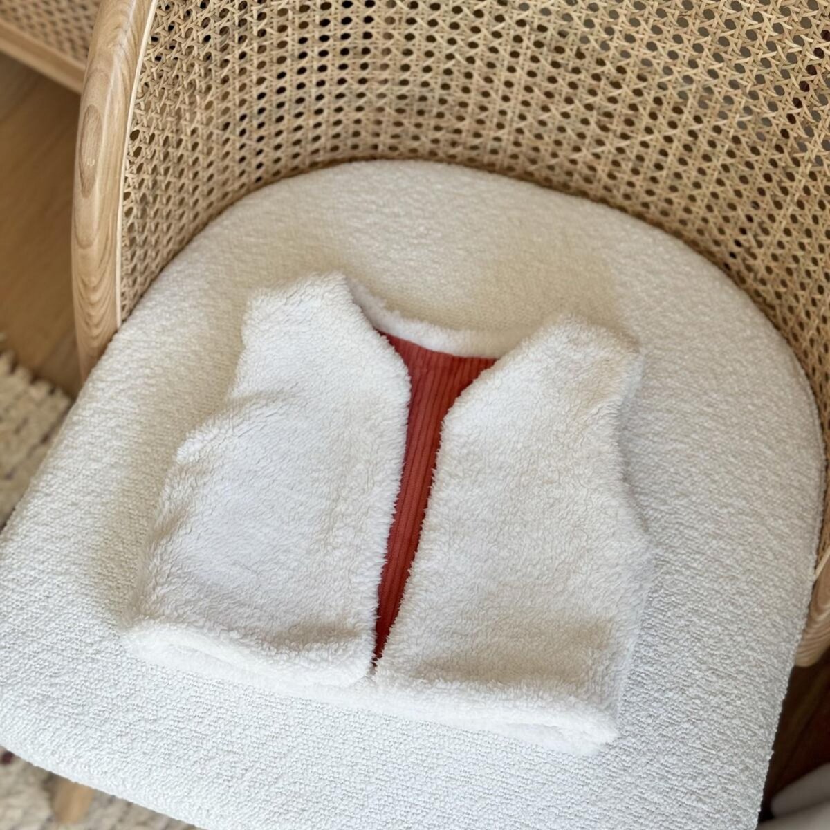 Petit Béguin Veste sans manches enfant réversible en velours côtelé Manouk