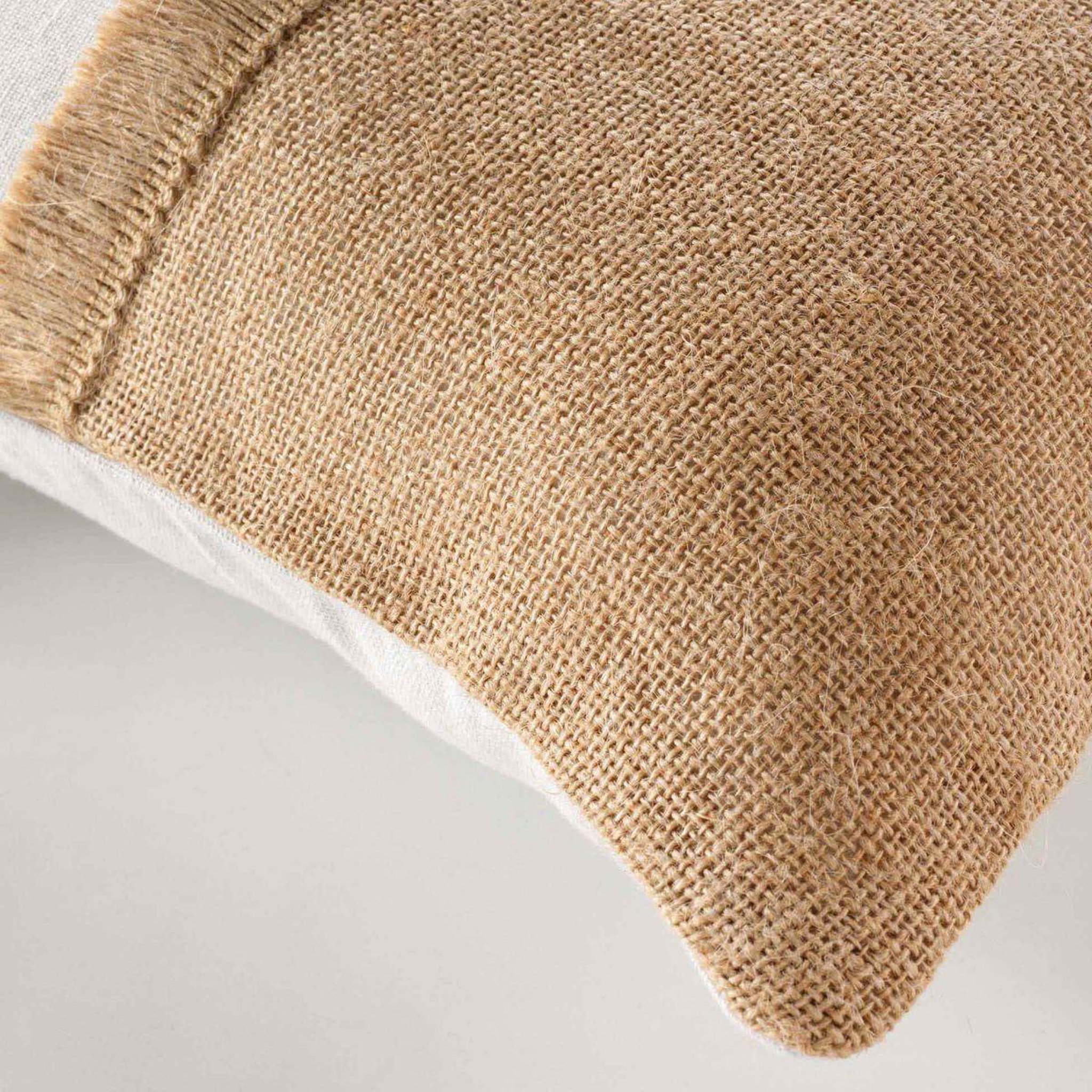 Voir la diapositive 3 : Douceur d'Intérieur Coussin déco jute  tokao  30x50cm naturel