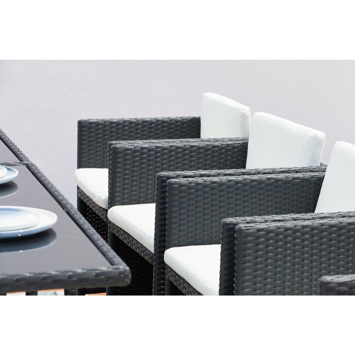 CONCEPT USINE Table et chaises 12 places encastrables résine noir-blanc MIAMI