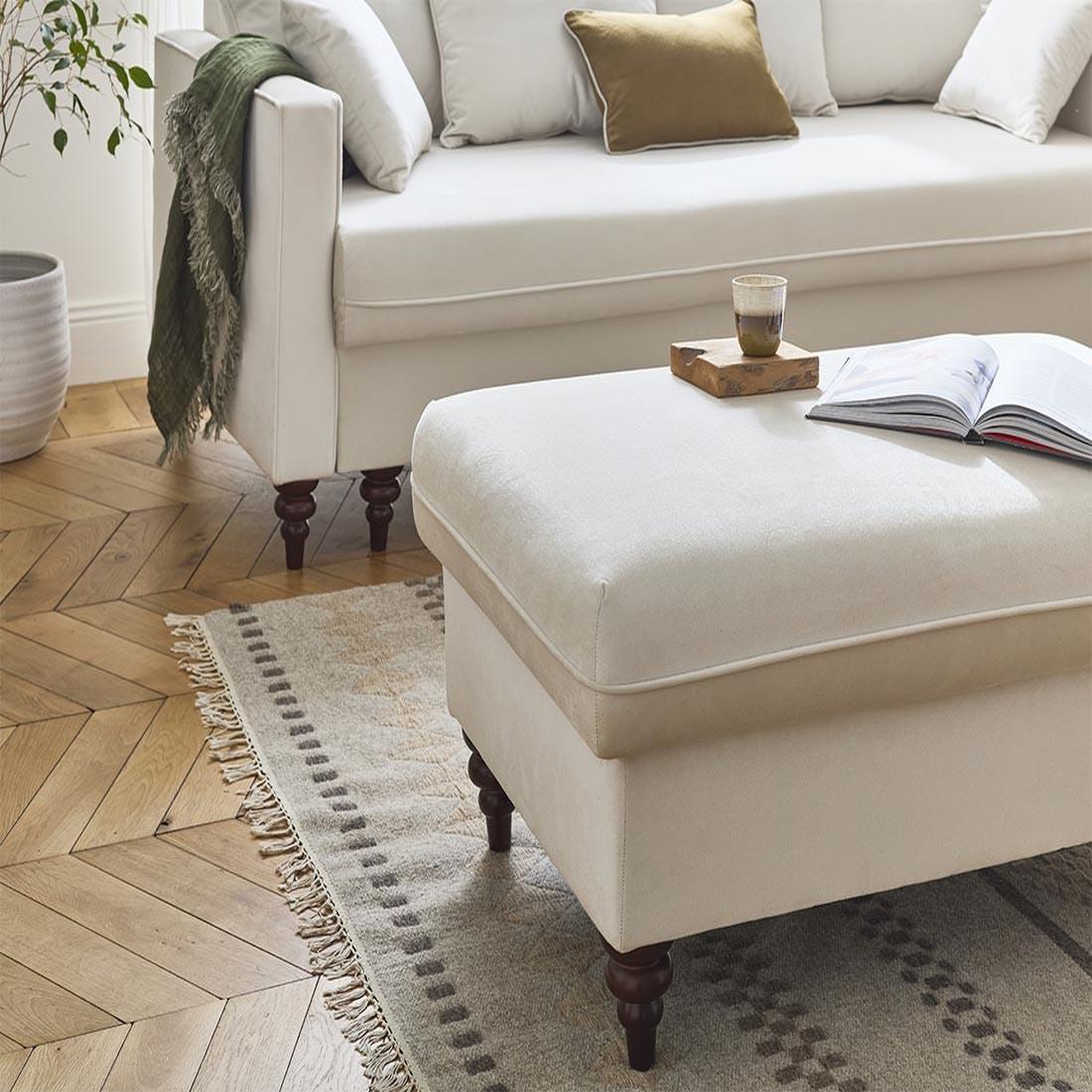 Voir la diapositive 2 : BEST MOBILIER Flamingo - canapé droit 3 places convertible en velours