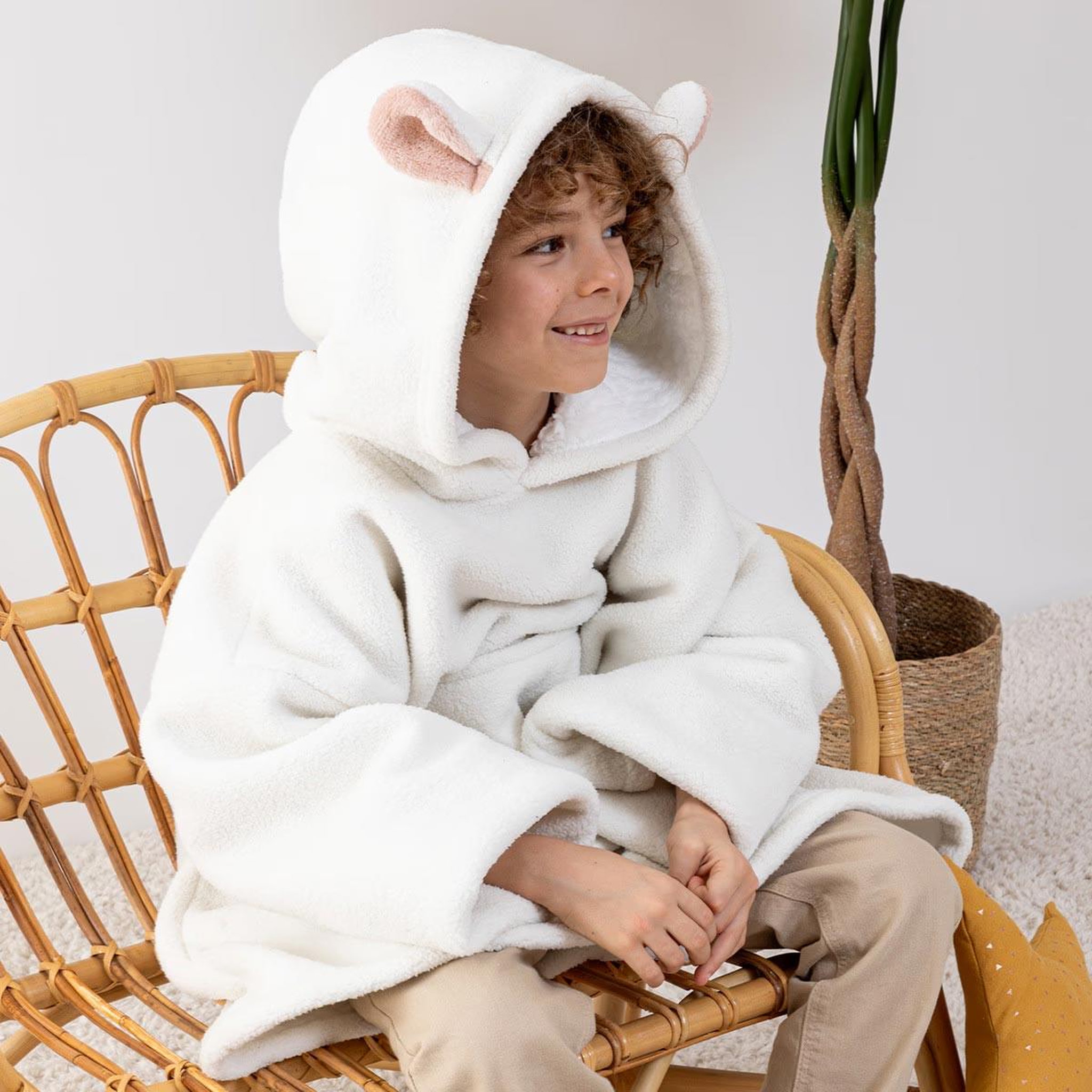 Voir la diapositive 4 : Atmosphera Kids Plaid sweat capuche enfant  mouton  60x95cm blanc
