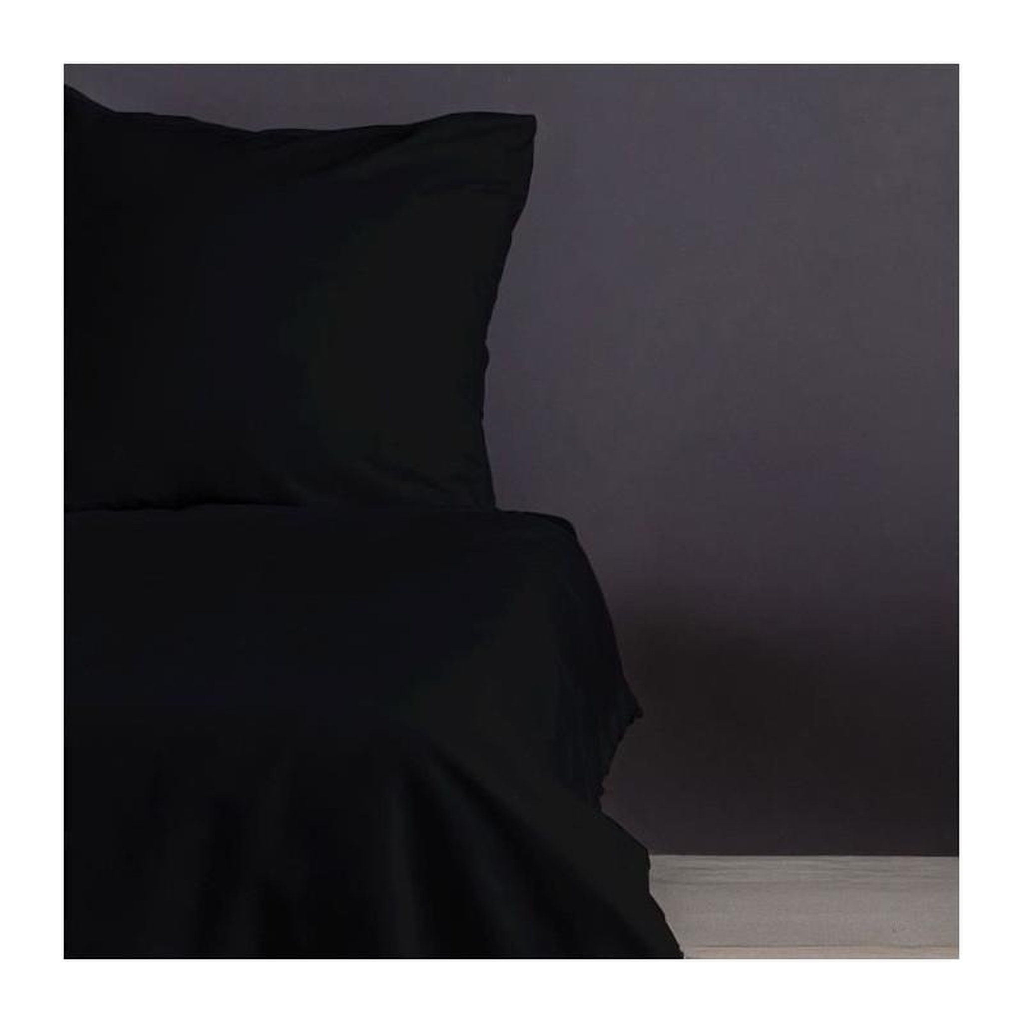 Voir la diapositive 3 : GENERIQUE Parure de lit - 1 housse de couette 220 x 240 cm + 2 taies d'oreiller 60 x 60 cm - Satiné 100% coton - Noir