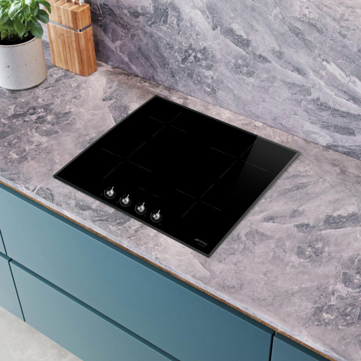 SMEG Plaque induction SI364BM