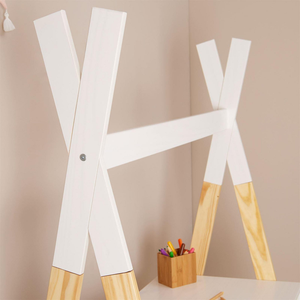 IDIMEX Bureau enfant SIMI en forme de tipi, avec 2 niches, en pin massif