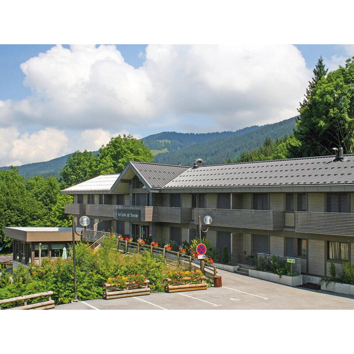 Smartbox Échappée romantique et élégante à la montagne avec dîner en hôtel 4* - Coffret Cadeau Séjour