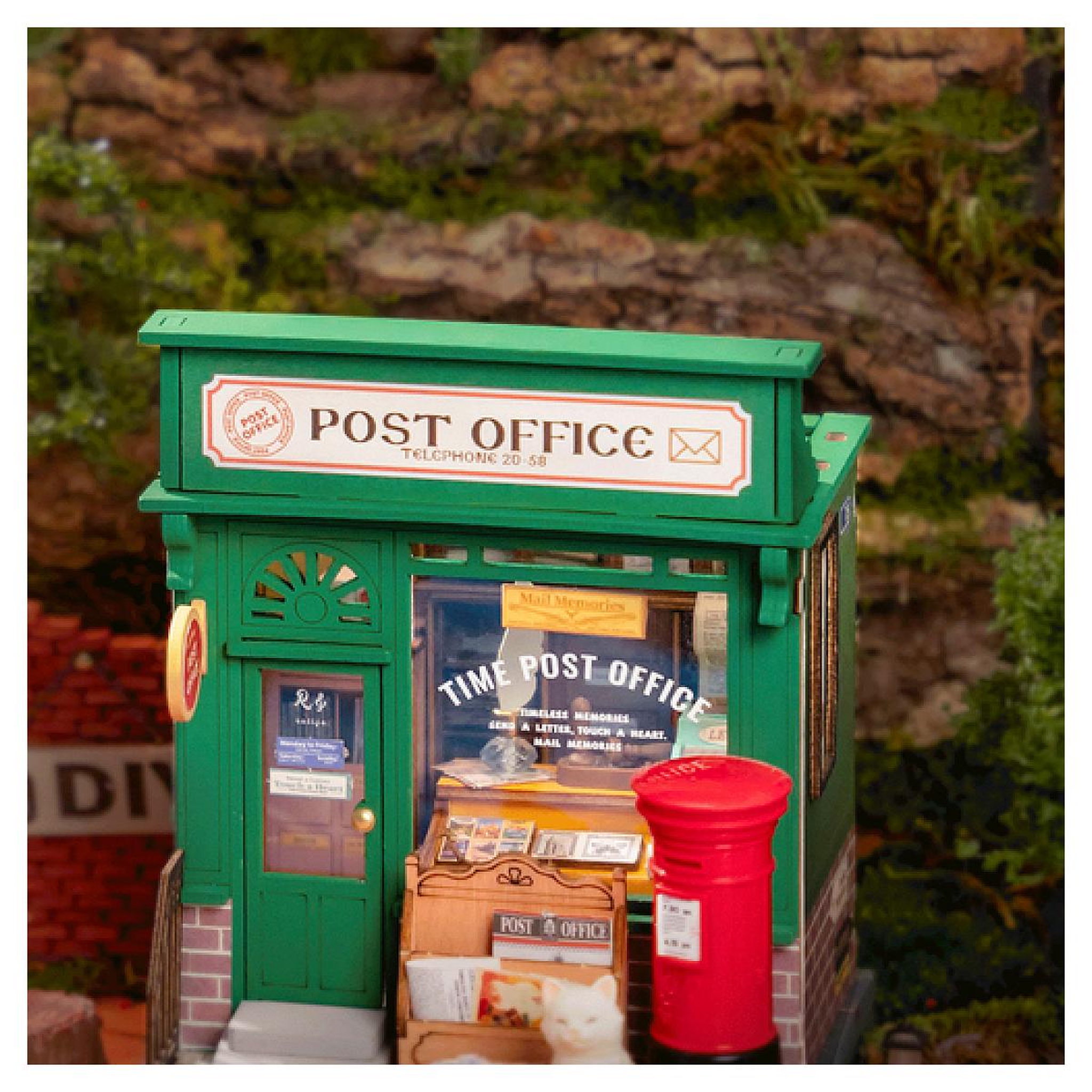 Voir la diapositive 4 : ROBOTIME Maison miniature DIY Century post office