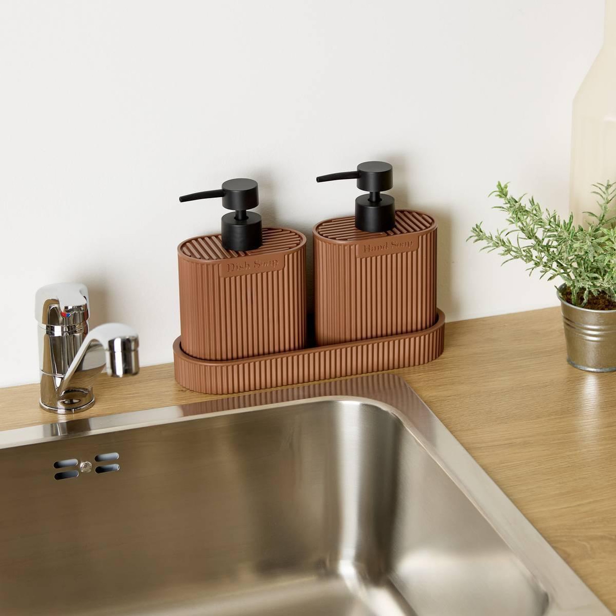 Voir la diapositive 5 : FIVE Lot de 2 distributeurs de savon  terra  24cm marron