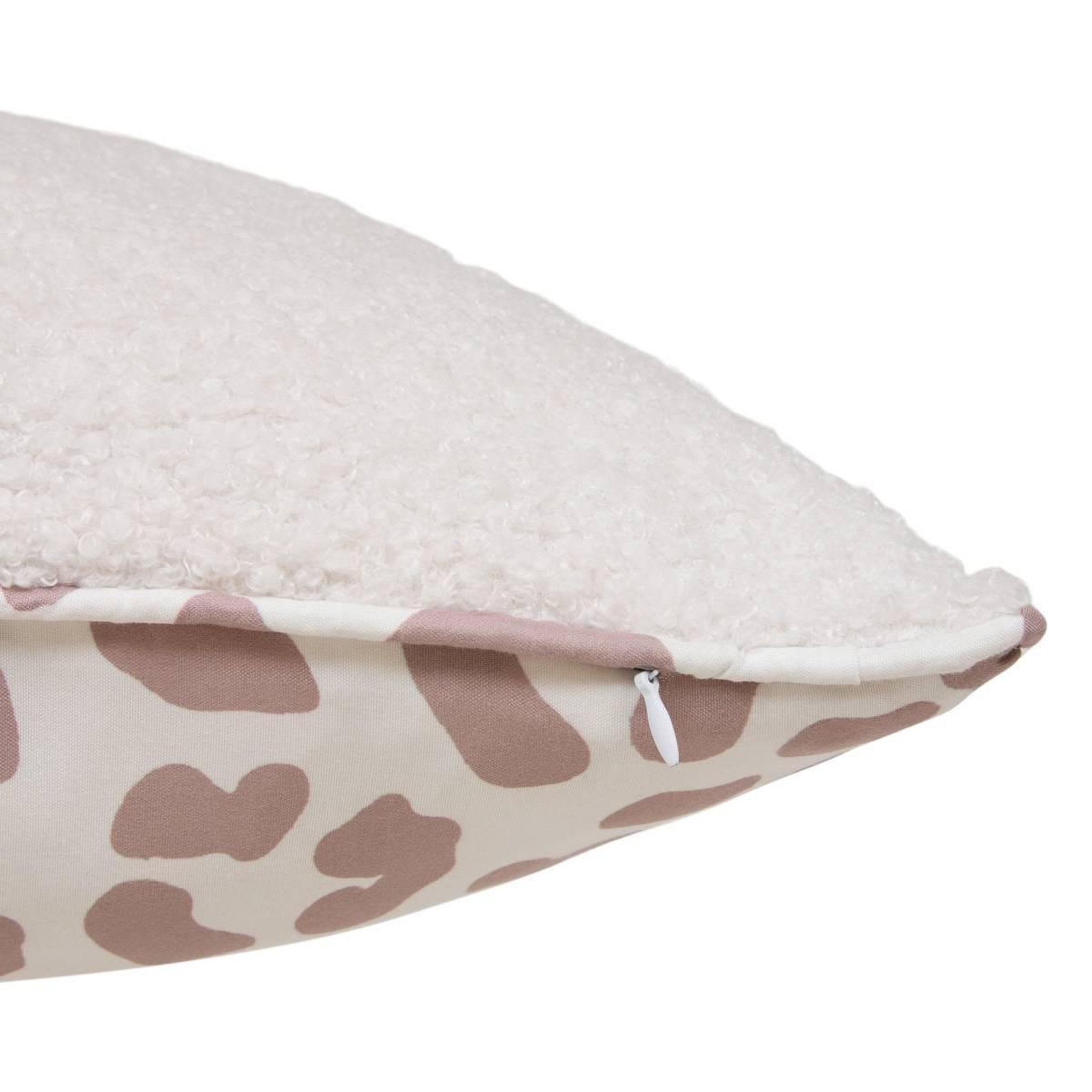 Voir la diapositive 3 : Atmosphera Kids Coussin déco enfant bouclette  jaiko  40x40cm rose