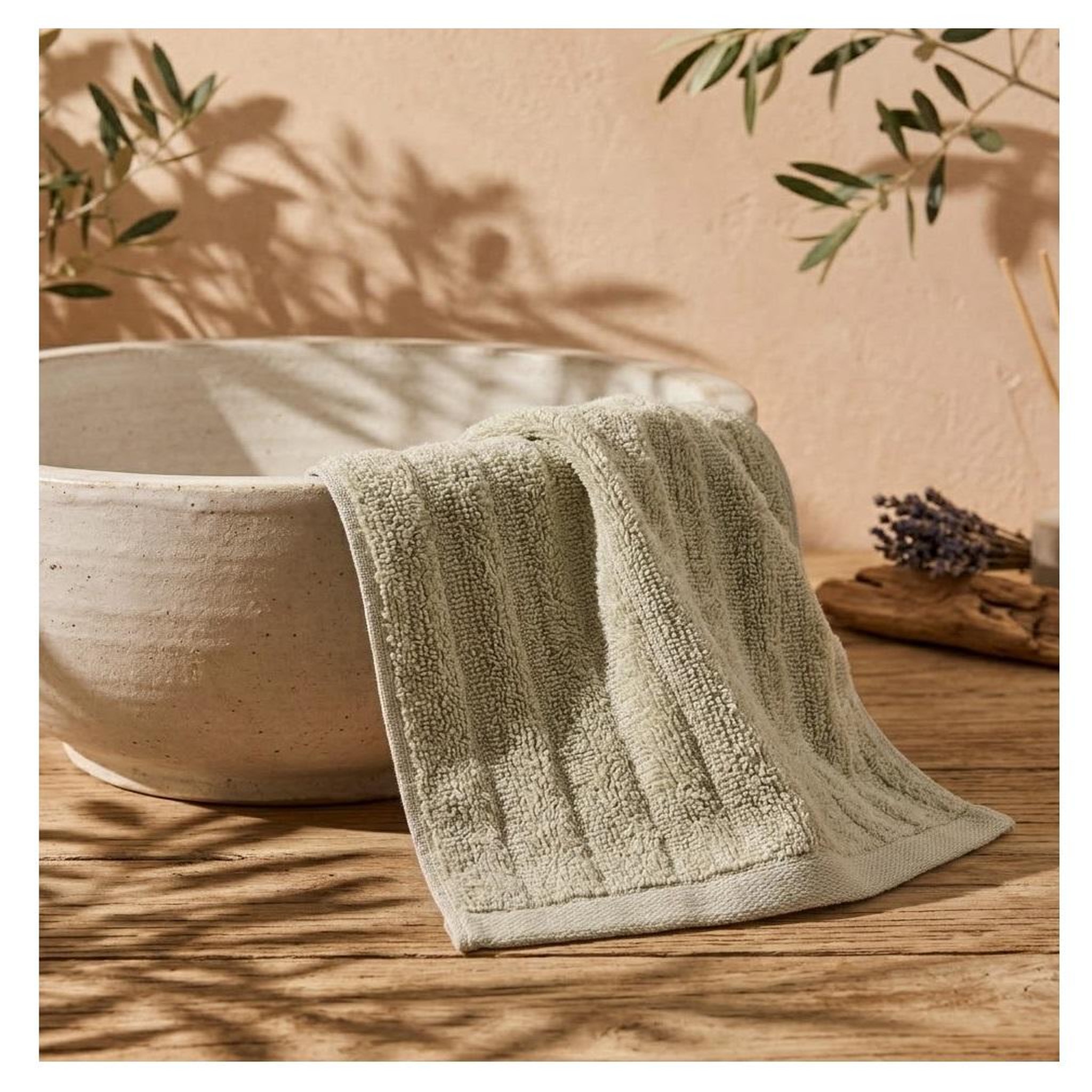 Voir la diapositive 2 : Eden Serviette de toilette collection maia