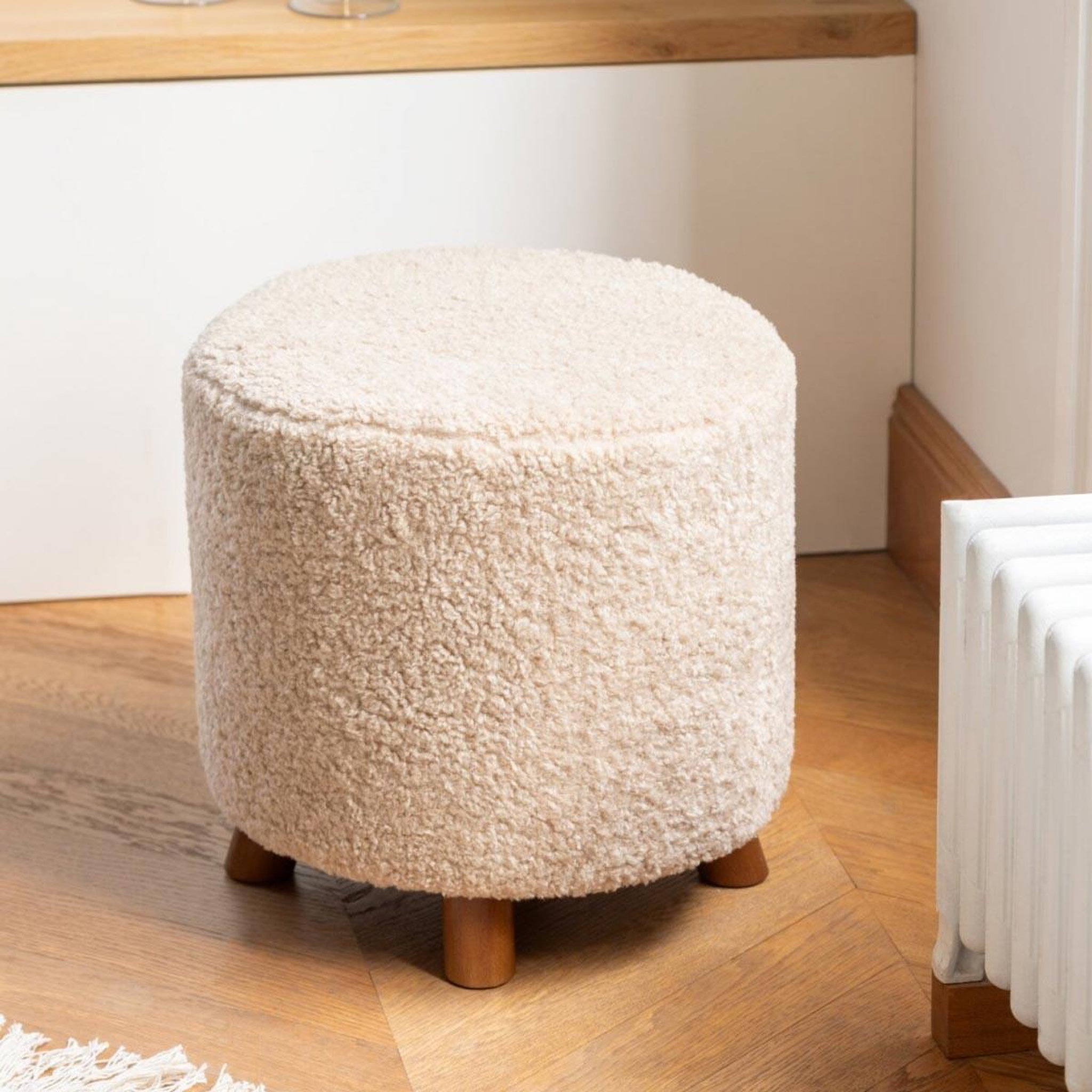 Voir la diapositive 2 : J-LINE Pouf Design  Mouton  40cm Beige