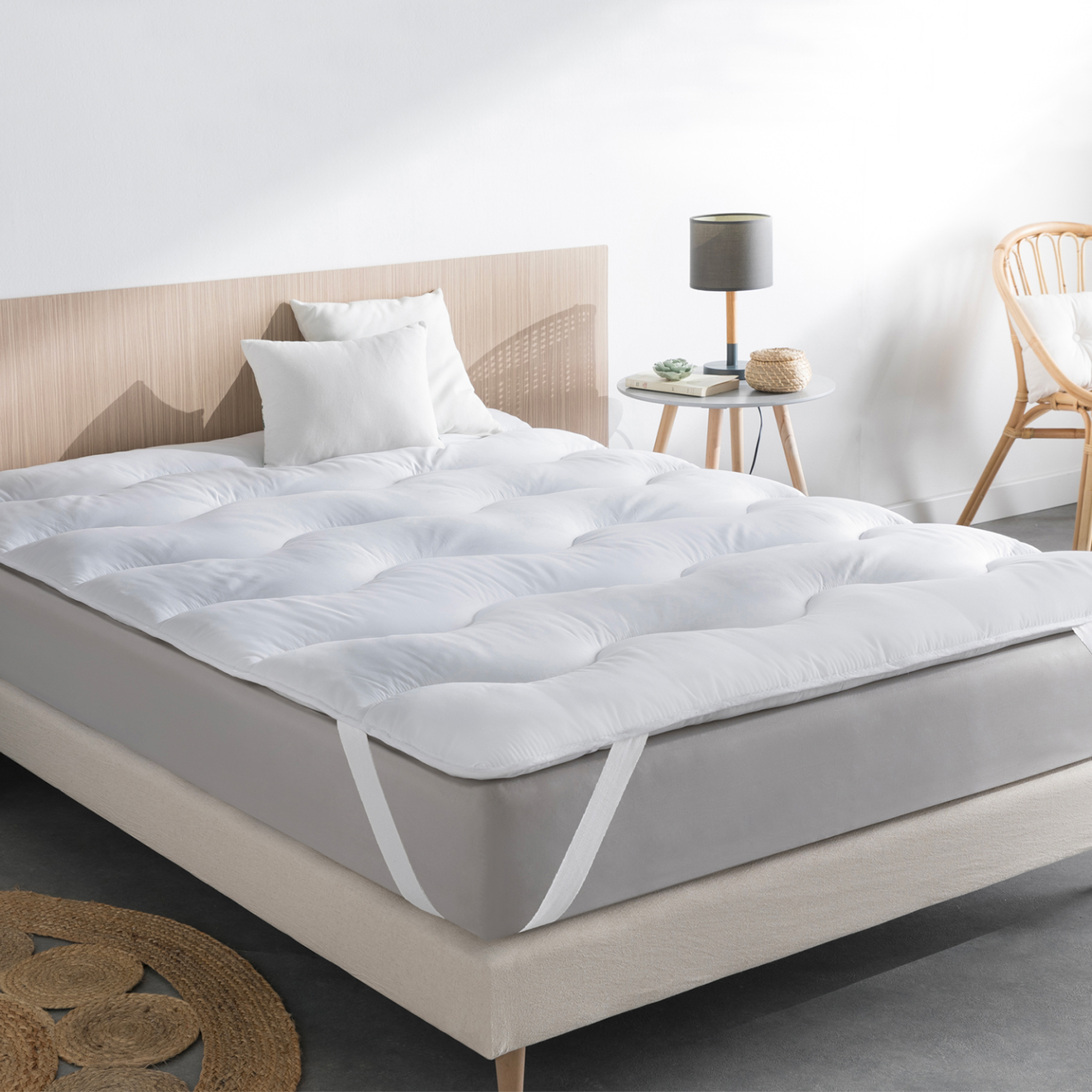 Voir la diapositive 2 : ID MARKET Surmatelas 140x190 cm eda épais et moelleux surpiqûres vagues 600 gr