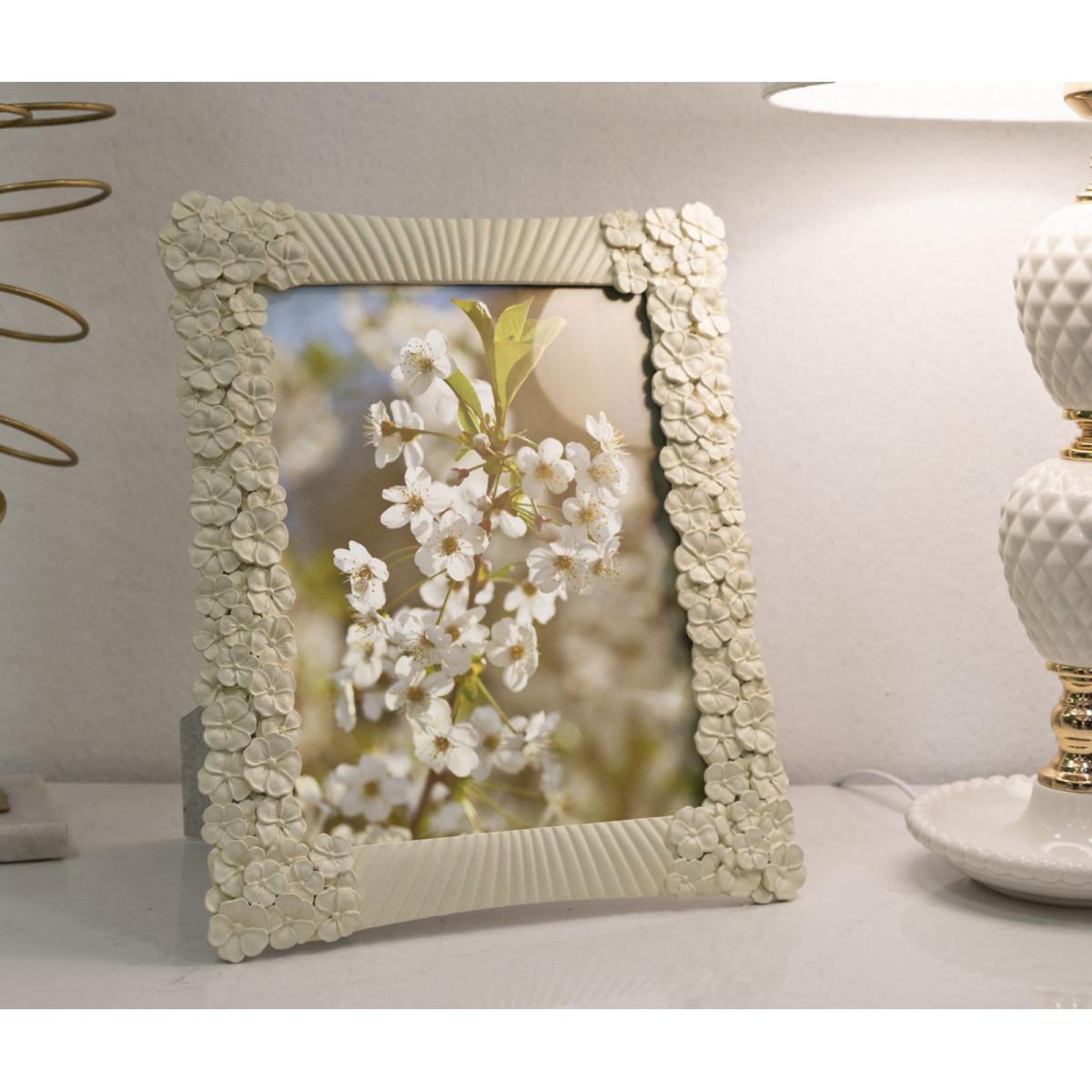 Voir la diapositive 5 : Paris Prix Cadre photo déco fleurs  cempalk  20x25cm crème