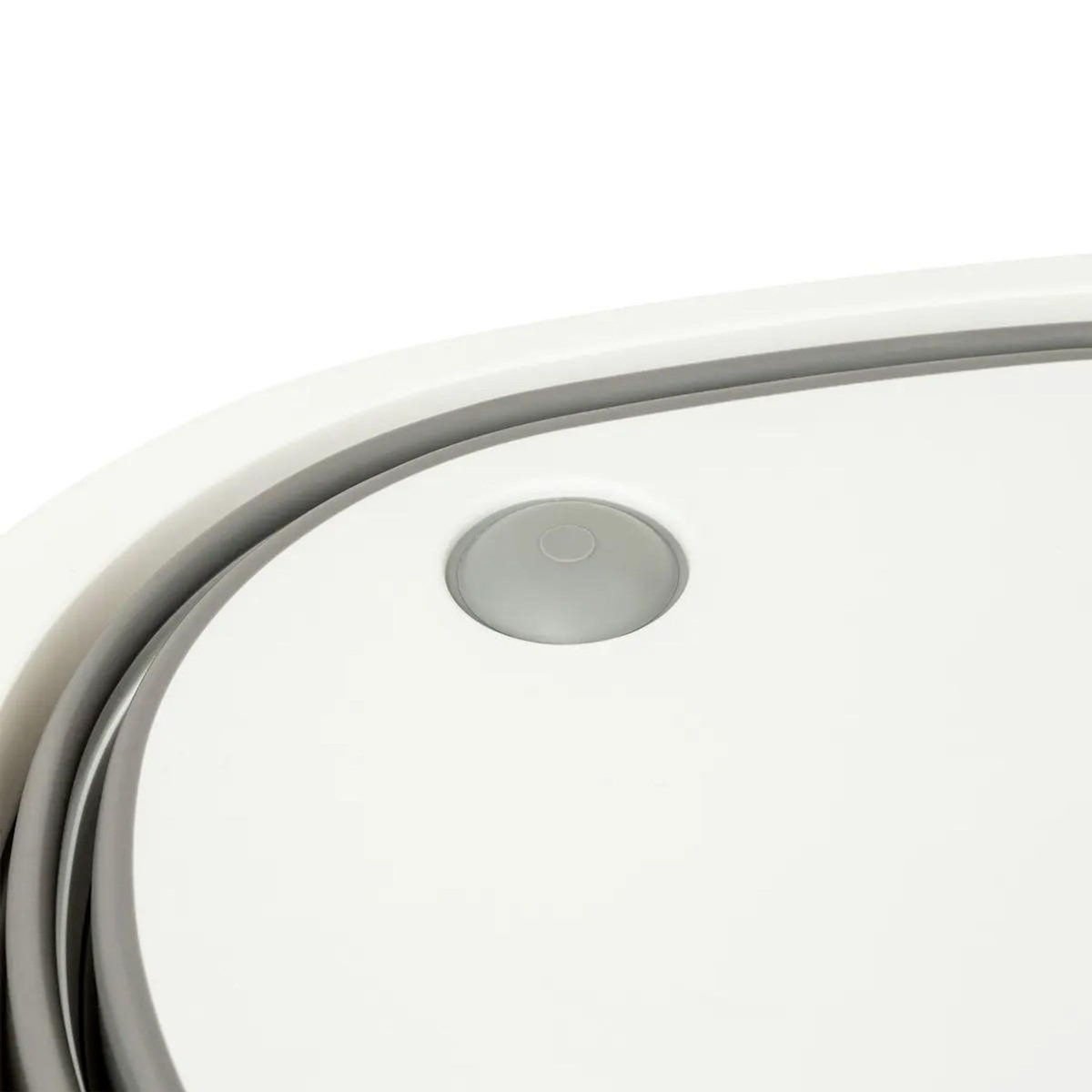FIVE Bassine Avec Bouchon Vidange  Rétractable  8L Blanc
