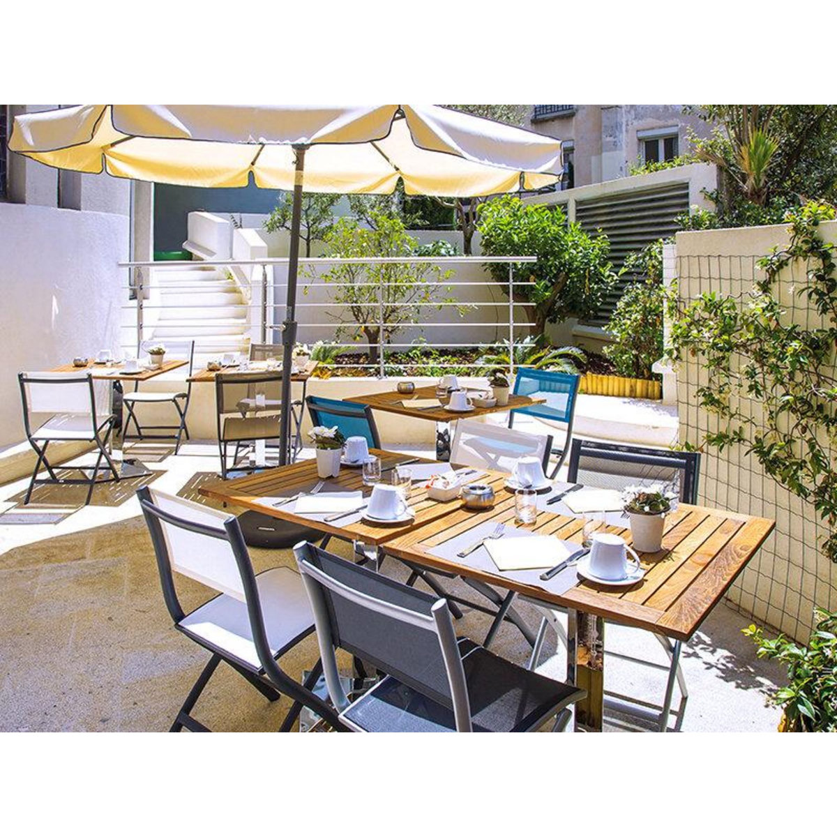 Smartbox 4 jours à Cannes dans un hôtel 4* avec journée spa et séance de balnéothérapie - Coffret Cadeau Séjour