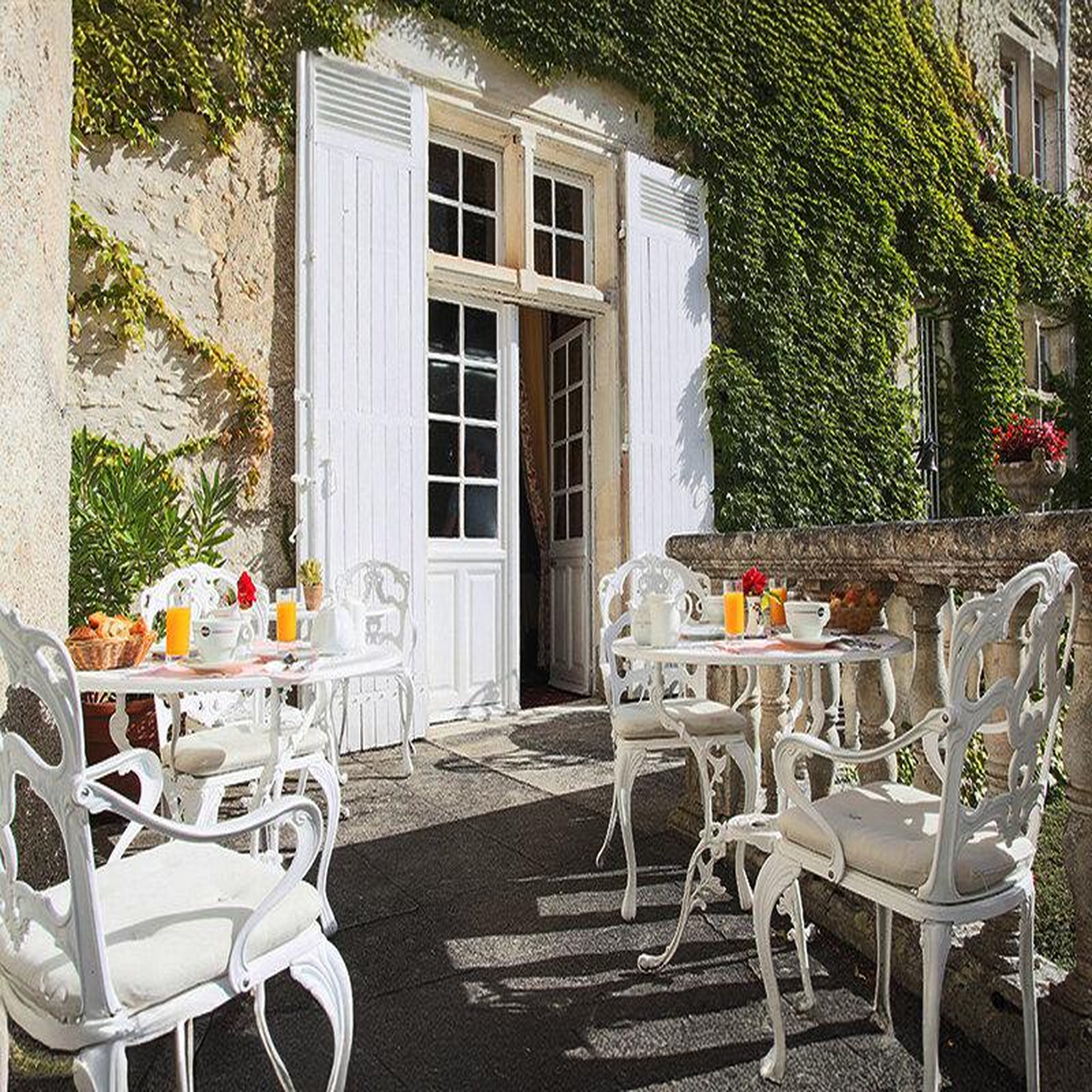 Voir la diapositive 4 : Smartbox 2 jours avec dîner en château dans le Périgord - Coffret Cadeau Séjour