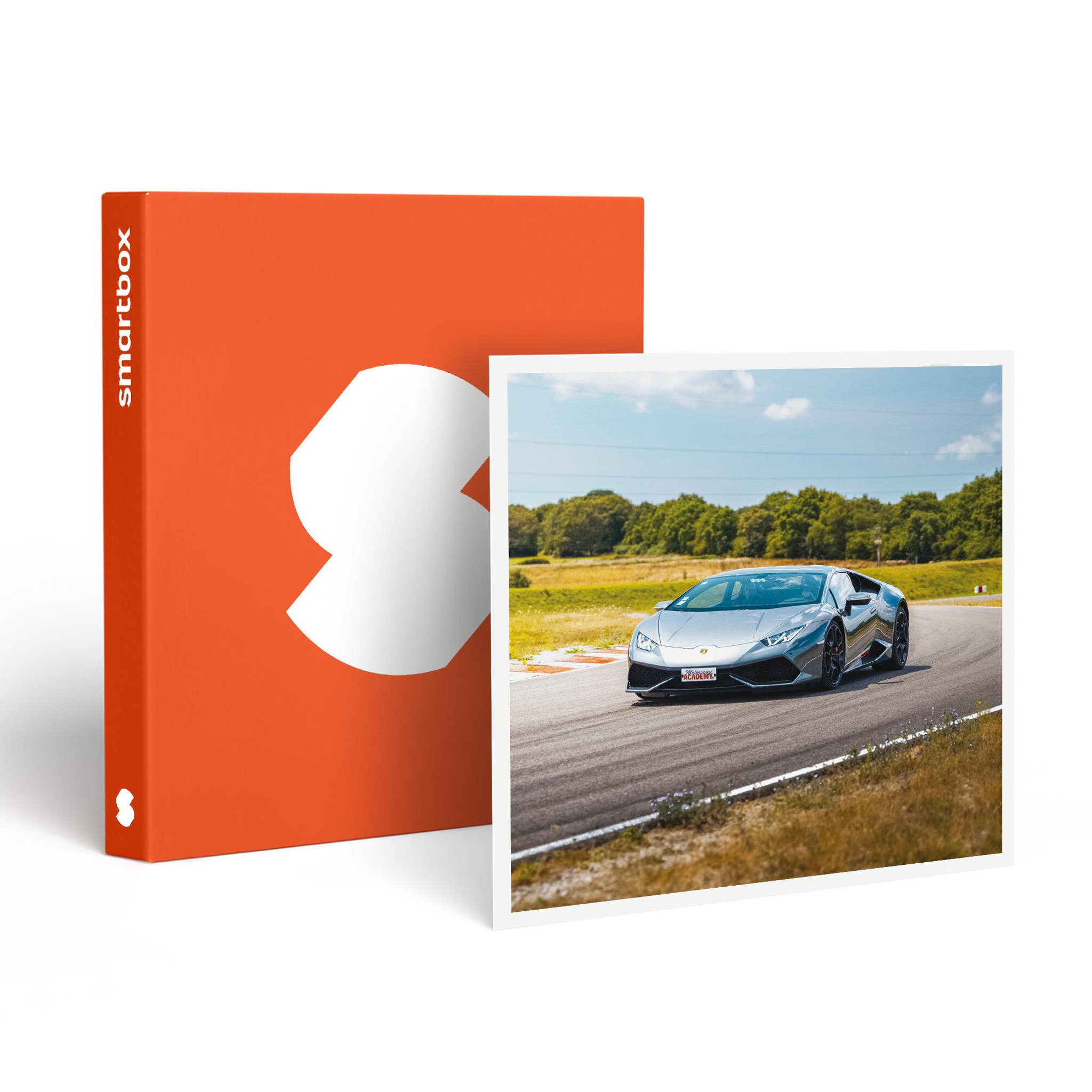 Voir la diapositive 1 : Smartbox Stage de pilotage : 2 tours sur le circuit du Bourbonnais en Lamborghini Huracán - Coffret Cadeau Sport & Aventure