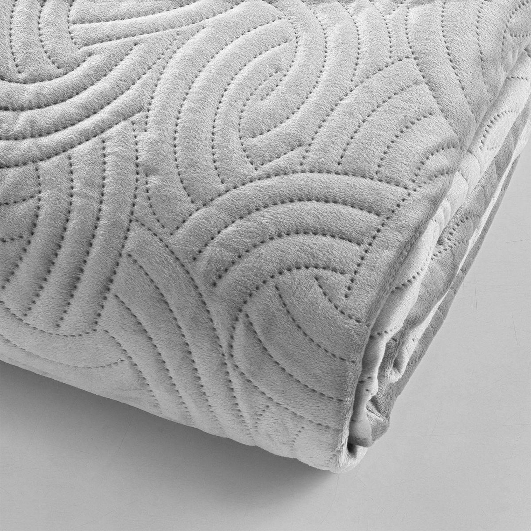 Voir la diapositive 4 : Douceur d'Intérieur Couvre-lit & 2 housses de coussin  solange  220x240cm gris