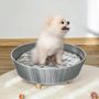 Voir la diapositive 2 : PAWHUT Canapé chien lit pour chien panier chat design scandinave avec coussin aspect fourrure dim. Ø 60 x 23,5H cm pieds bois pin résine tressée gris