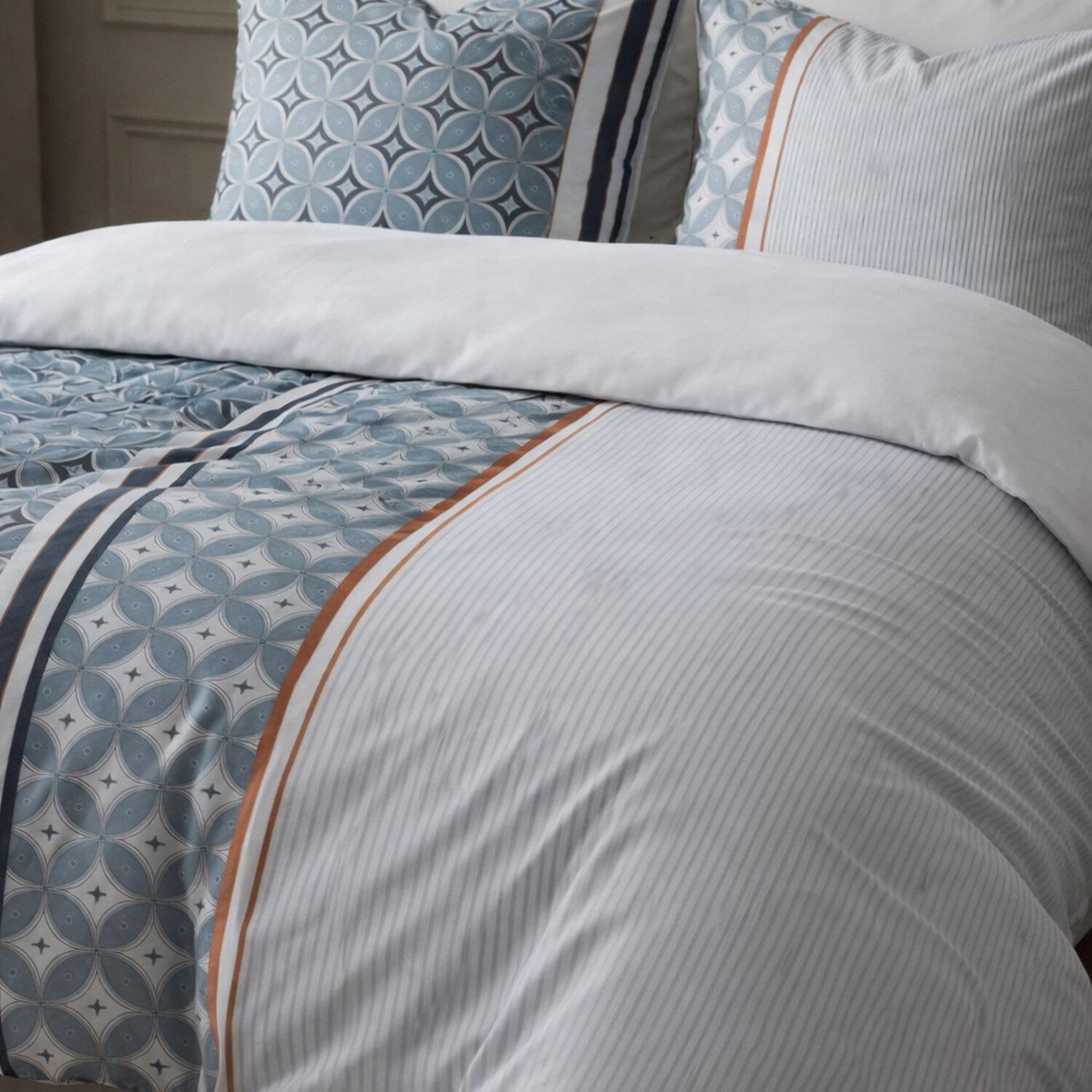 ATELIER DU COTON Parure housse de couette en coton 57 fils arabia. Coloris disponibles : Bleu