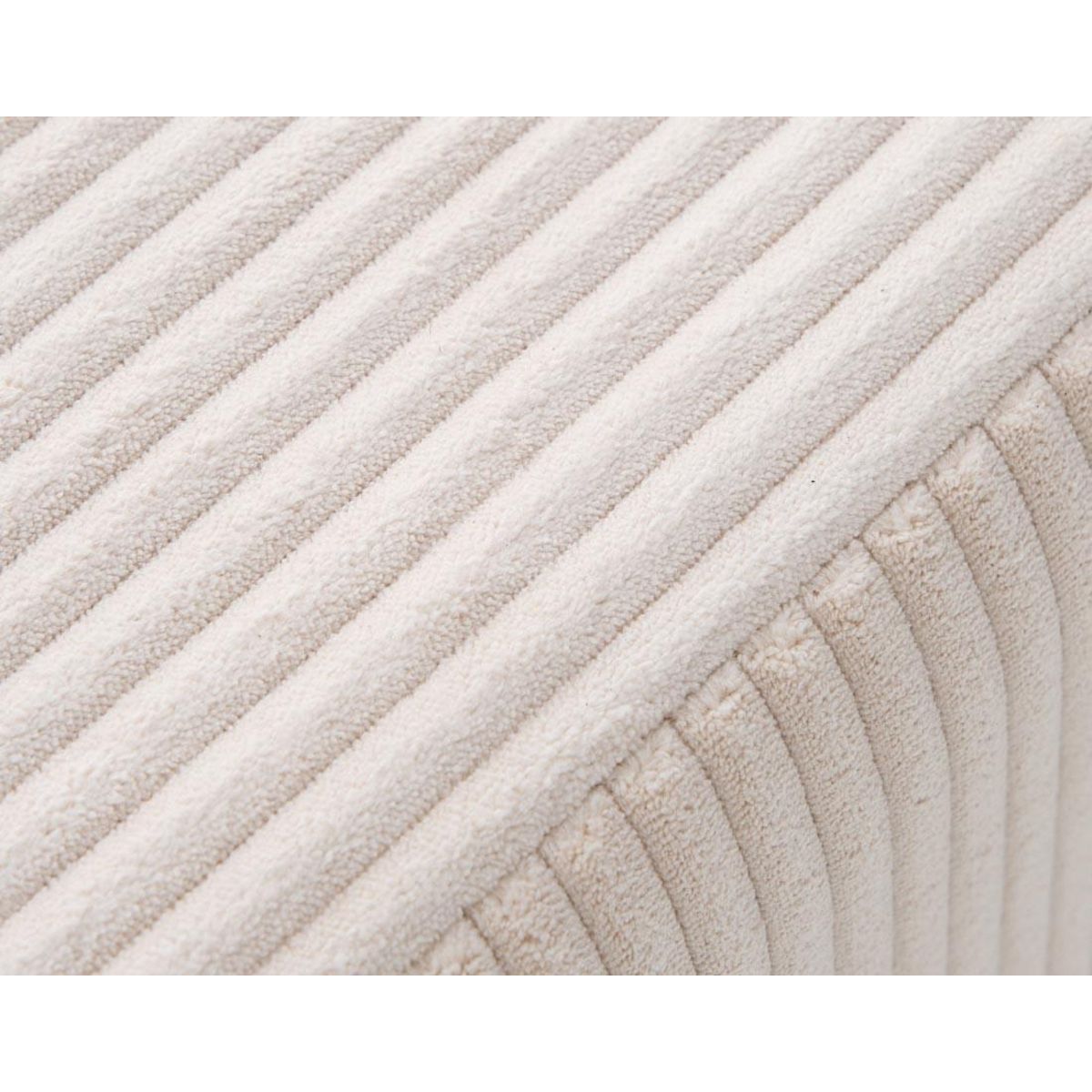 LISA DESIGN Pivoine - fauteuil en velours côtelé