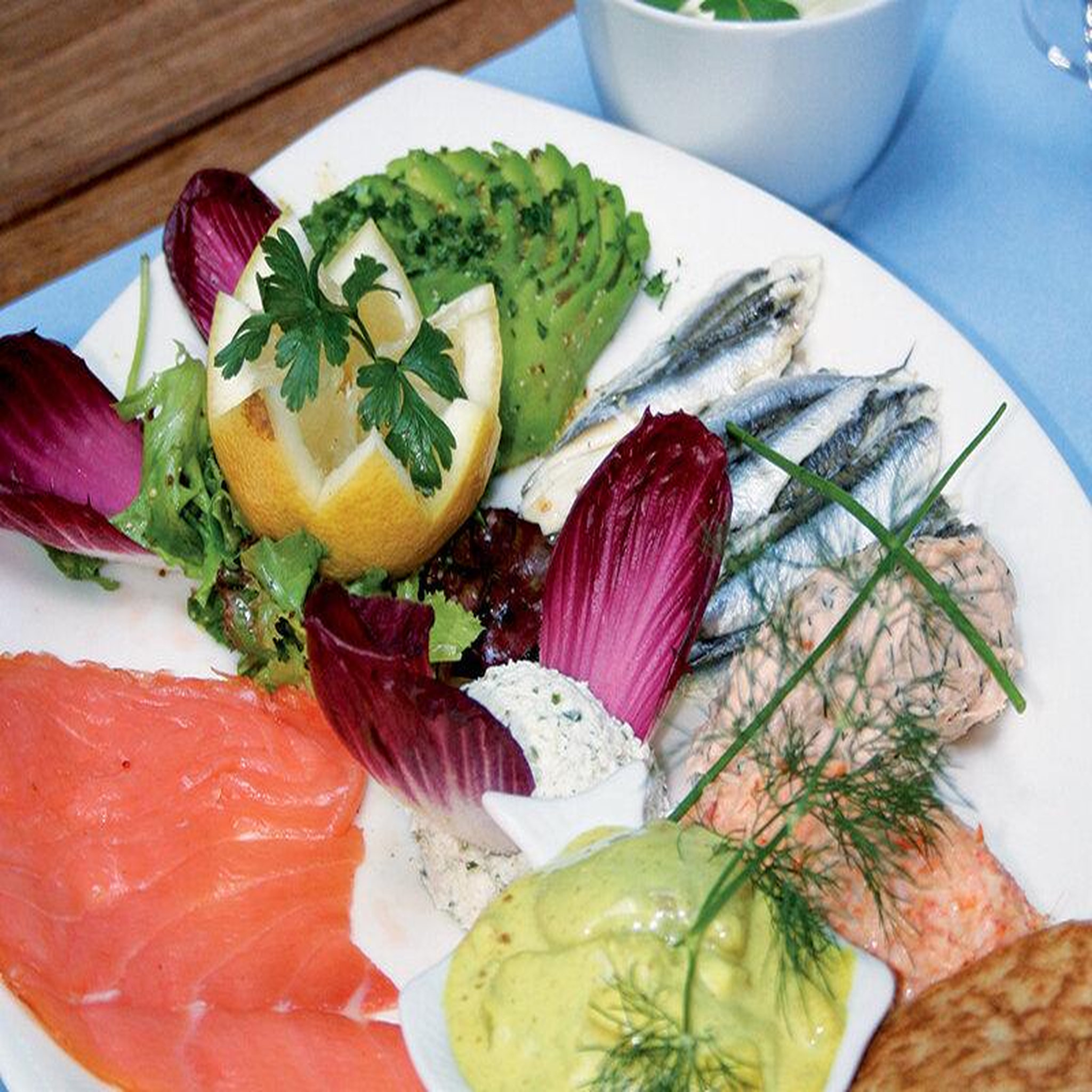 Voir la diapositive 3 : Smartbox Dîner menu 3 plats pour 2 personnes au laksøn à lille - coffret cadeau gastronomie