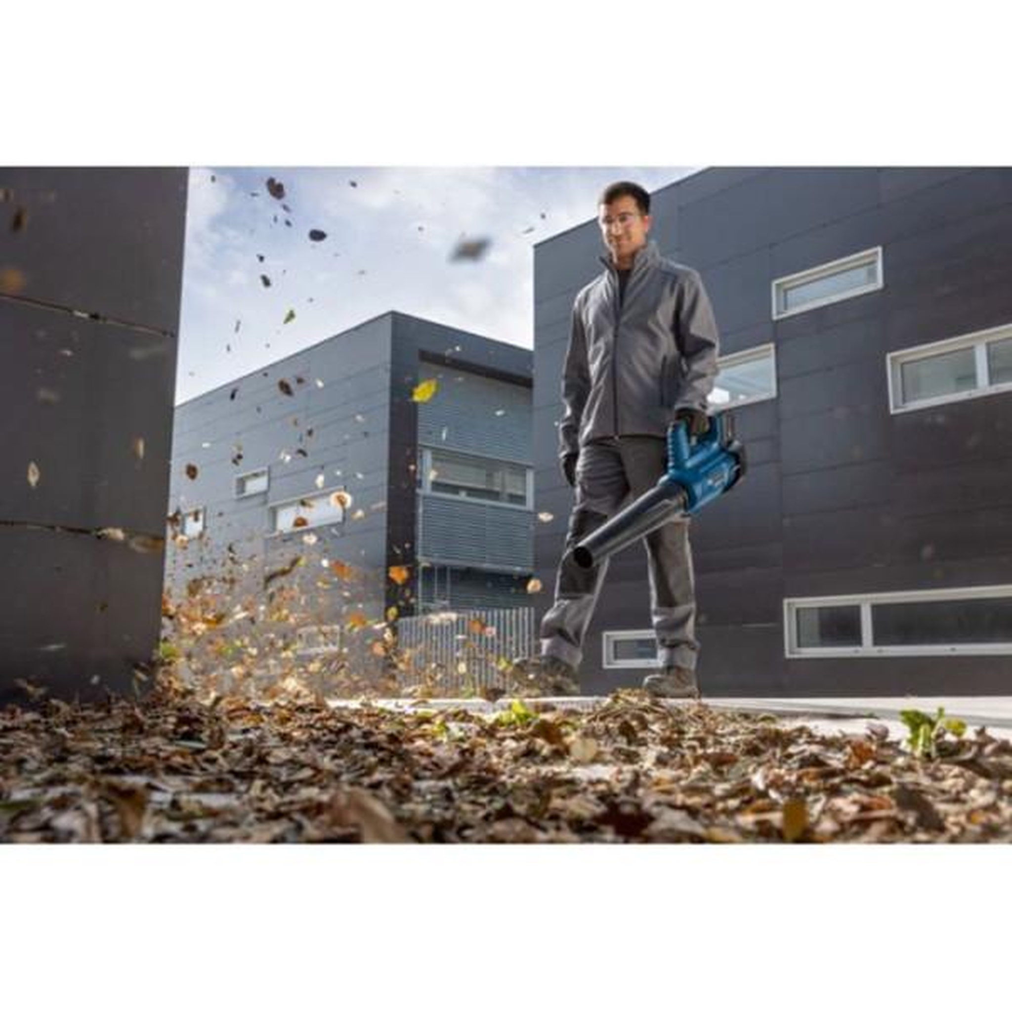 Voir la diapositive 4 : Bosch Professional Souffleur - BOSCH - GBL 18V-750 - Moteur brushless BITURBO - Vitesse d'air 198 km/h - Débit 780 m³/h