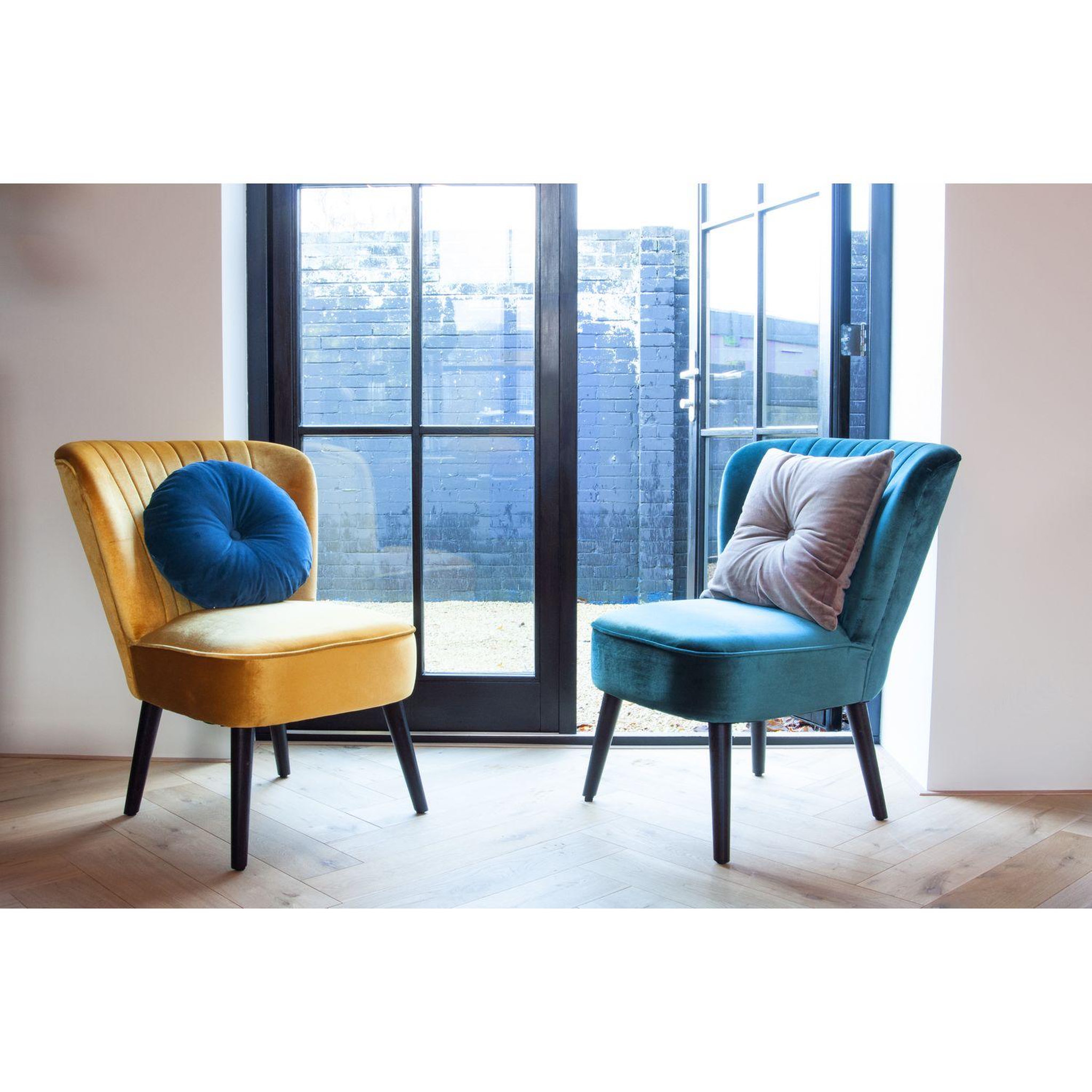 Voir la diapositive 3 : PRESENT TIME Coussin design carré en velours luxurious