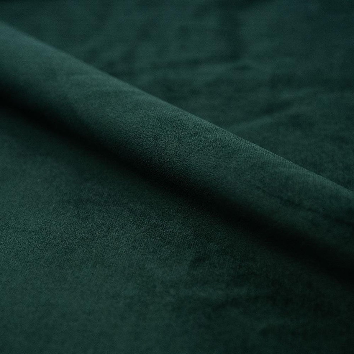 Rendez vous déco Pouf triangulaire en velours vert-Emmy