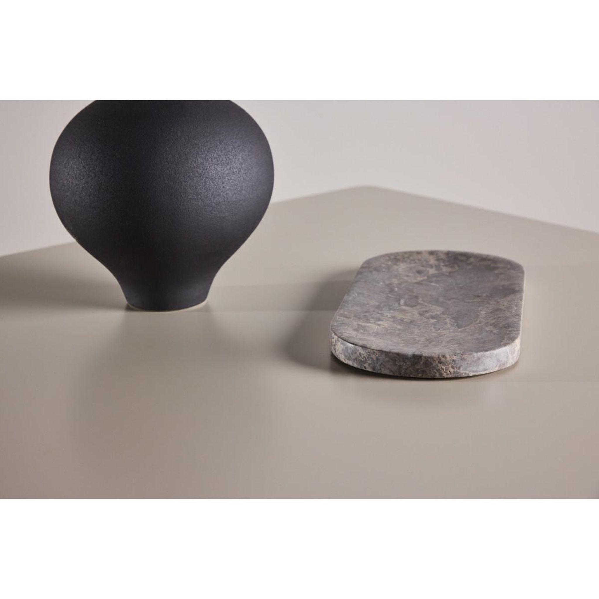 Voir la diapositive 6 : Paris Prix Table à manger design  lanzi  80cm beige