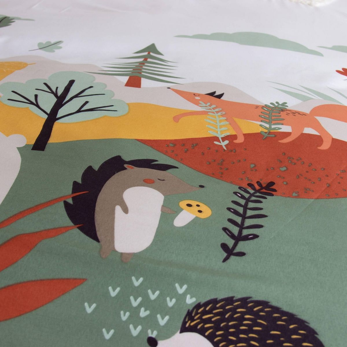 SWEEEK Parure de lit réversible ROBIN 1 place imprimé thème forêt d'automne en microfibre. 140 x 200cm. 1 housse de couette. 1 taie d'oreiller