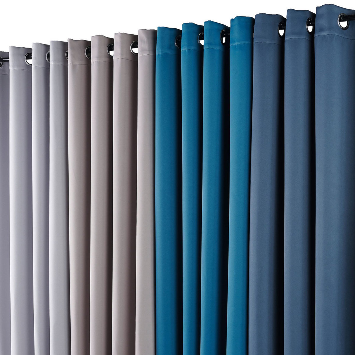 Rideau occultant uni à oeillets en polyester