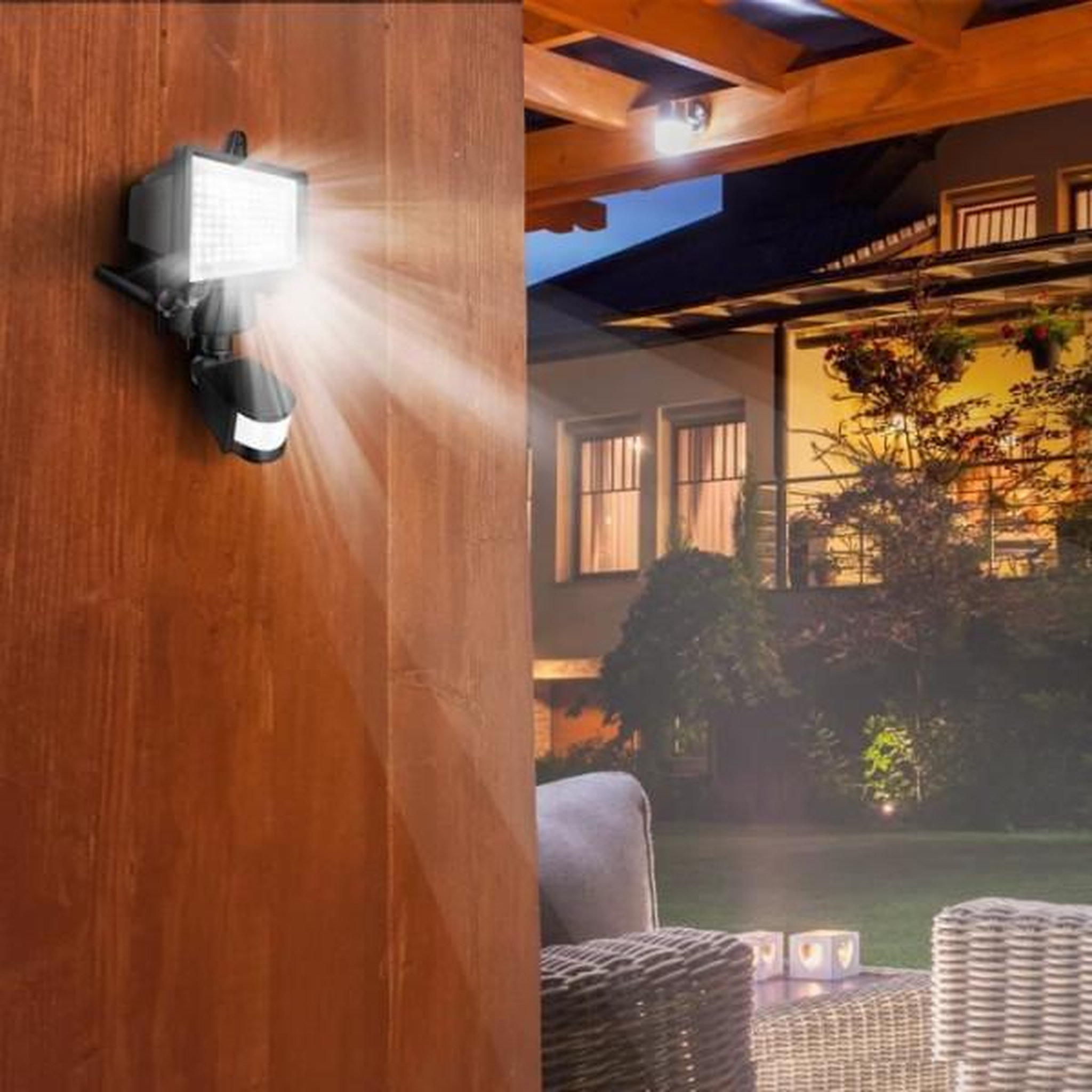 Voir la diapositive 3 : LUMI JARDIN LUMI JARDIN Projecteur solaire Cooper Black - H 22 cm - Noir